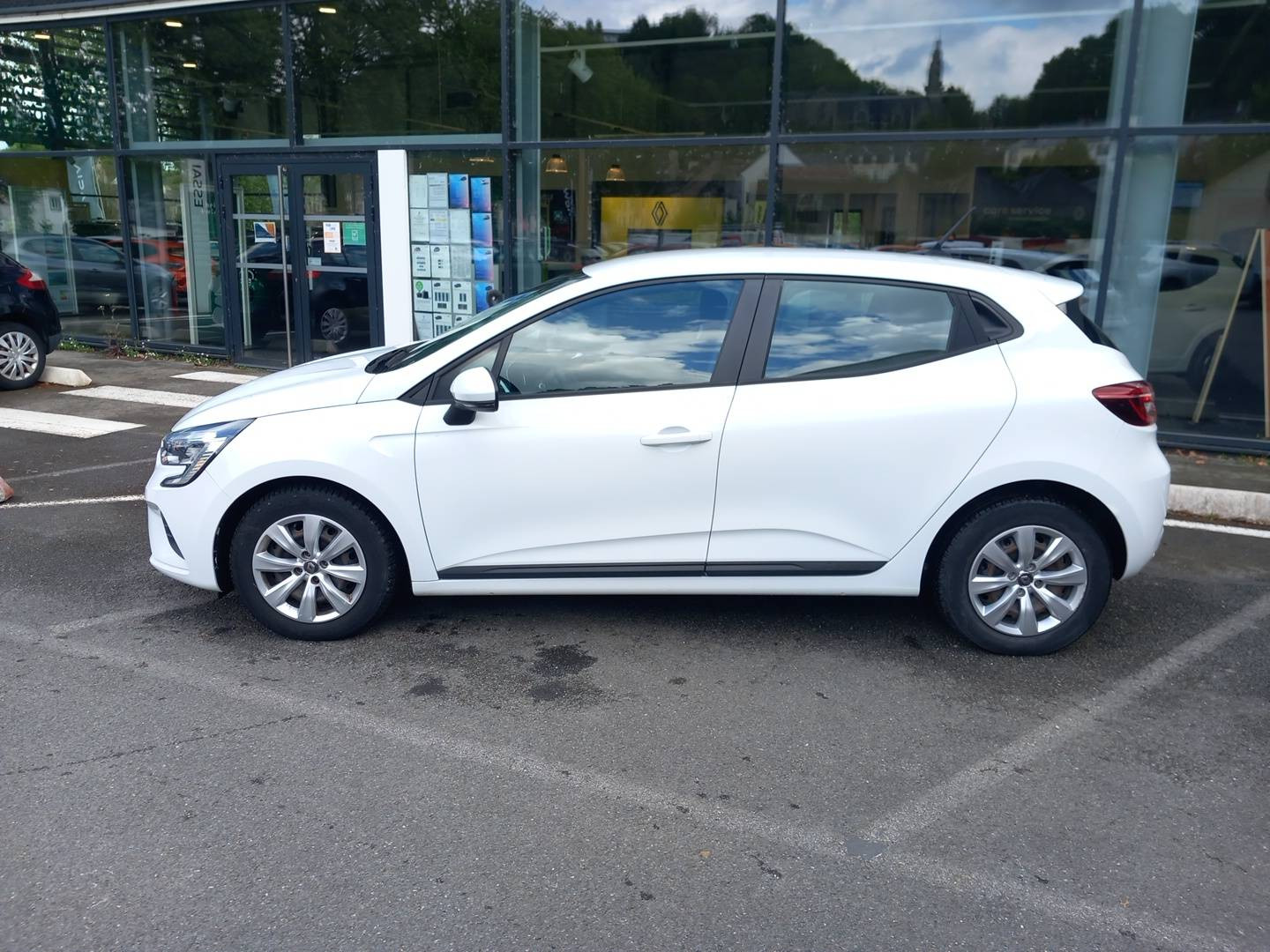 Vente en ligne Renault Clio 5 CLIO SOCIETE BLUE DCI 85 au prix de 10 990 €