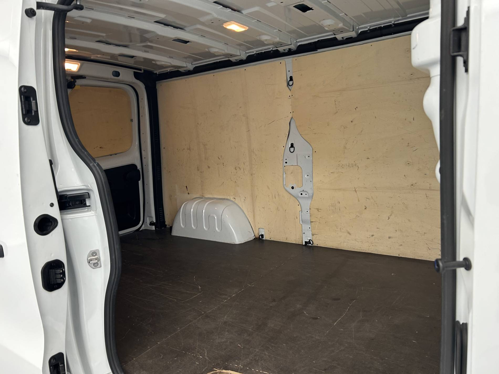 Vente en ligne Renault Trafic 3 Fourgon TRAFIC FGN L2H1 3000 KG BLUE DCI 130 au prix de 25 000 €