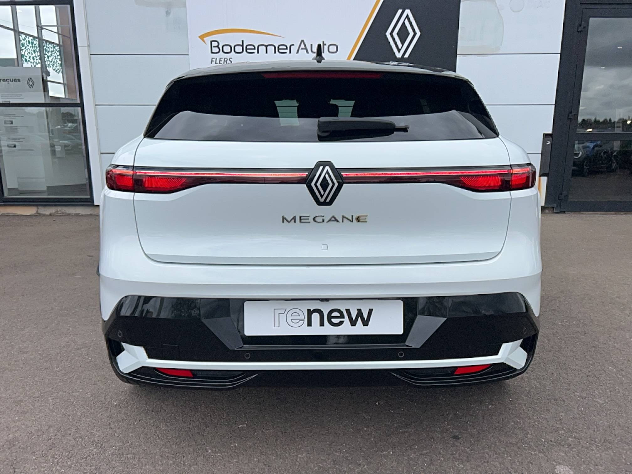 Vente en ligne Renault Megane E-Tech  EV60 220 ch super charge au prix de 23 990 €