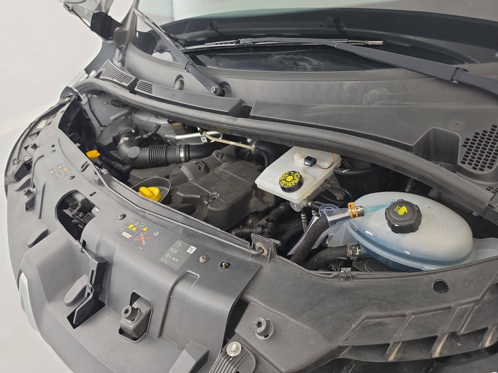 Vente en ligne Renault Master Fourgon MASTER FGN TRAC F3500 L2H2 BLUE DCI 135 au prix de 21 490 €