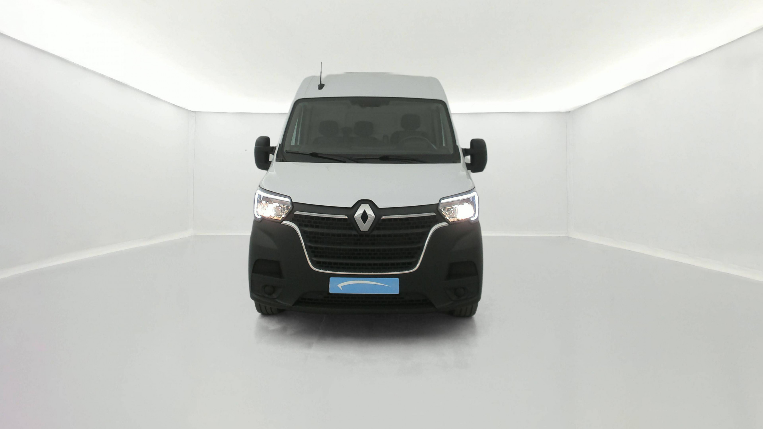 Vente en ligne Renault Master Fourgon MASTER FGN TRAC F3500 L2H2 BLUE DCI 135 au prix de 26 990 €