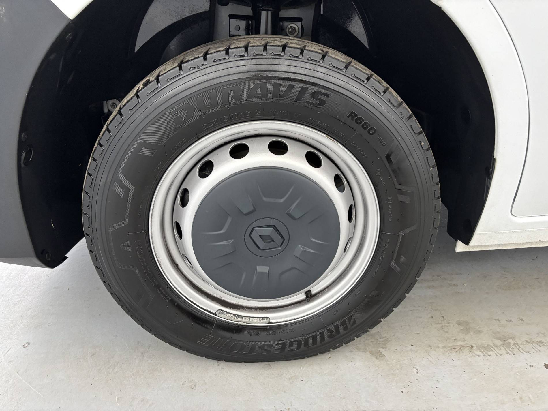 Vente en ligne Renault Master Fourgon MASTER FGN TRAC F3500 L2H2 BLUE DCI 135 au prix de 21 990 €