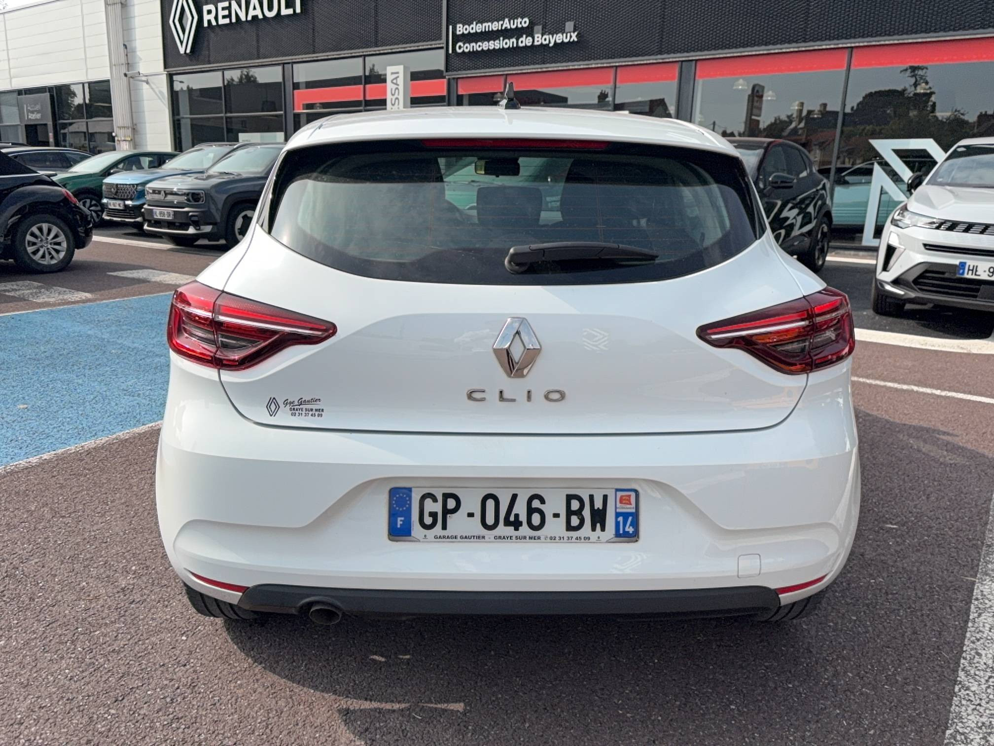 Vente en ligne Renault Clio 5 Clio TCe 90 au prix de 12 990 €