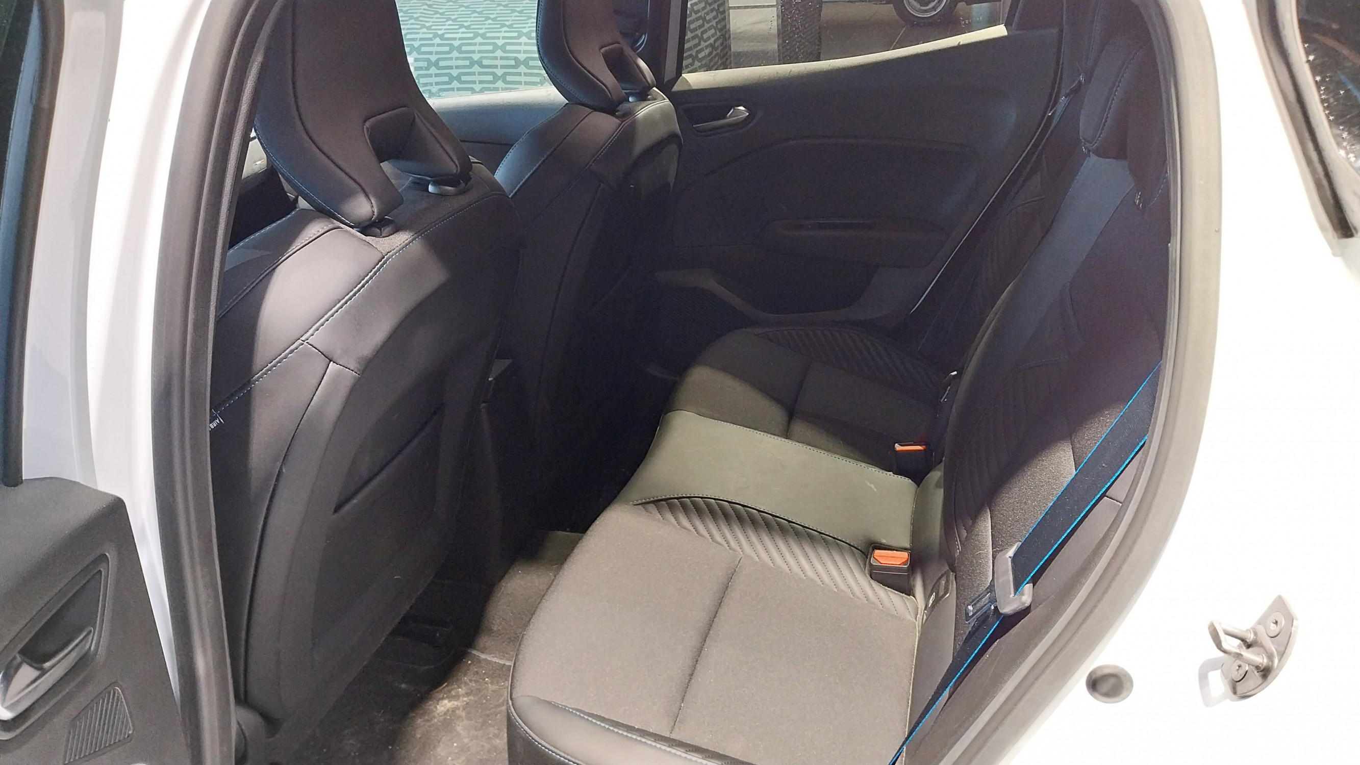 Vente en ligne Renault Clio 5 Clio E-Tech full hybrid 145 au prix de 20 890 €