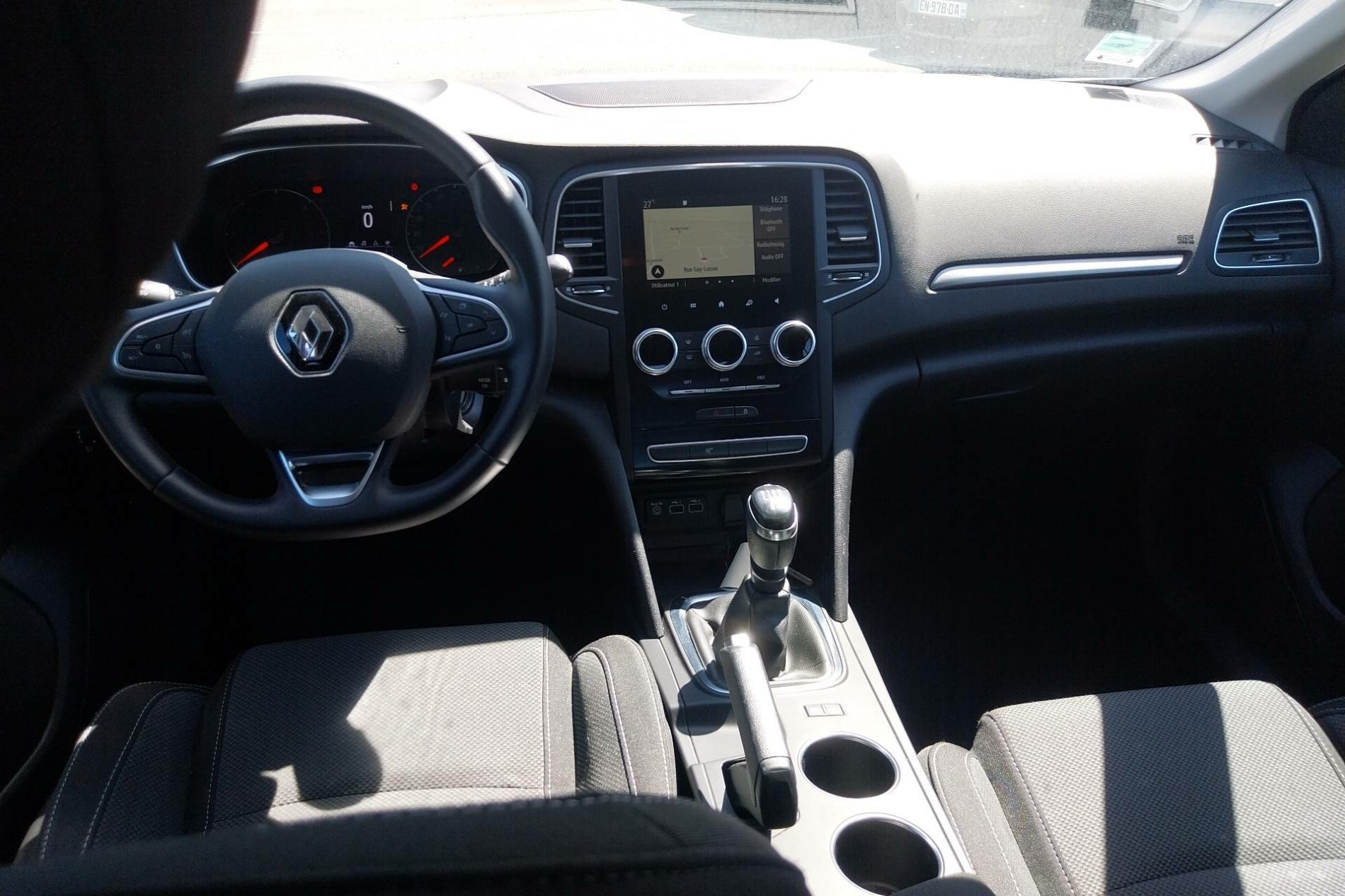 Vente en ligne Renault Megane 4  BLUE DCI 115 au prix de 14 990 €