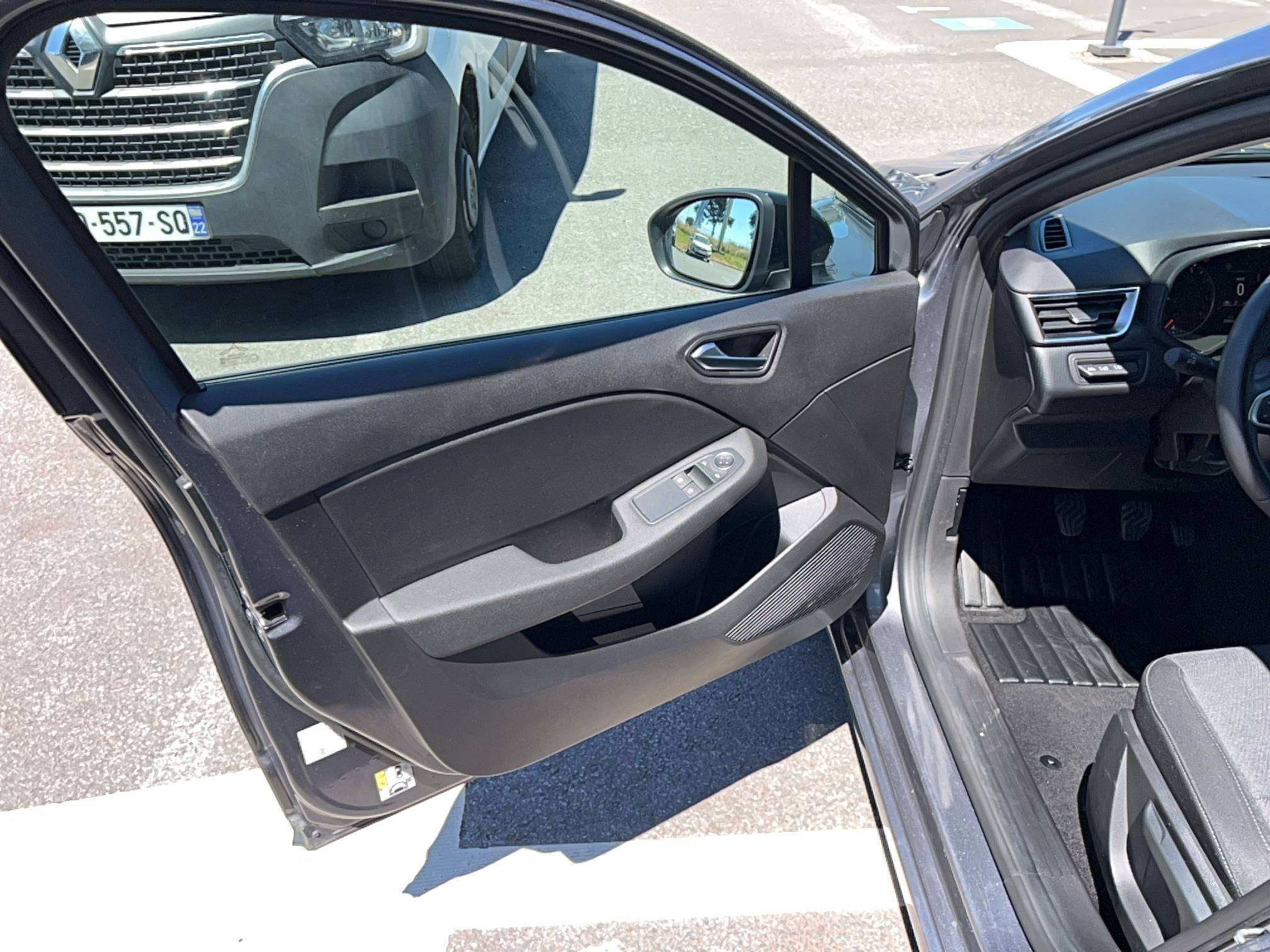 Vente en ligne Renault Clio 5 Clio TCe 90 au prix de 13 990 €