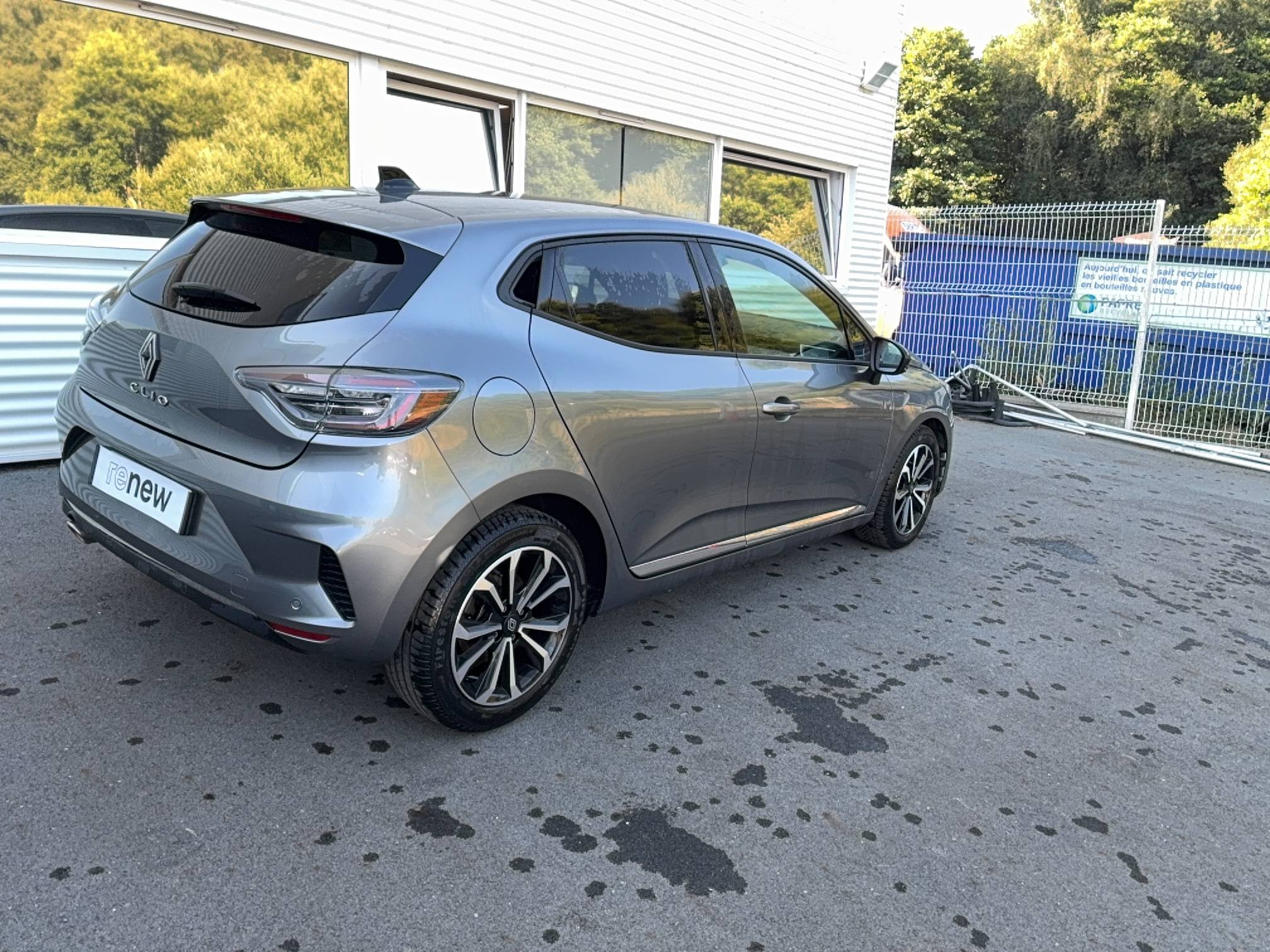 Vente en ligne Renault Clio 5 Clio TCe 90 au prix de 15 990 €