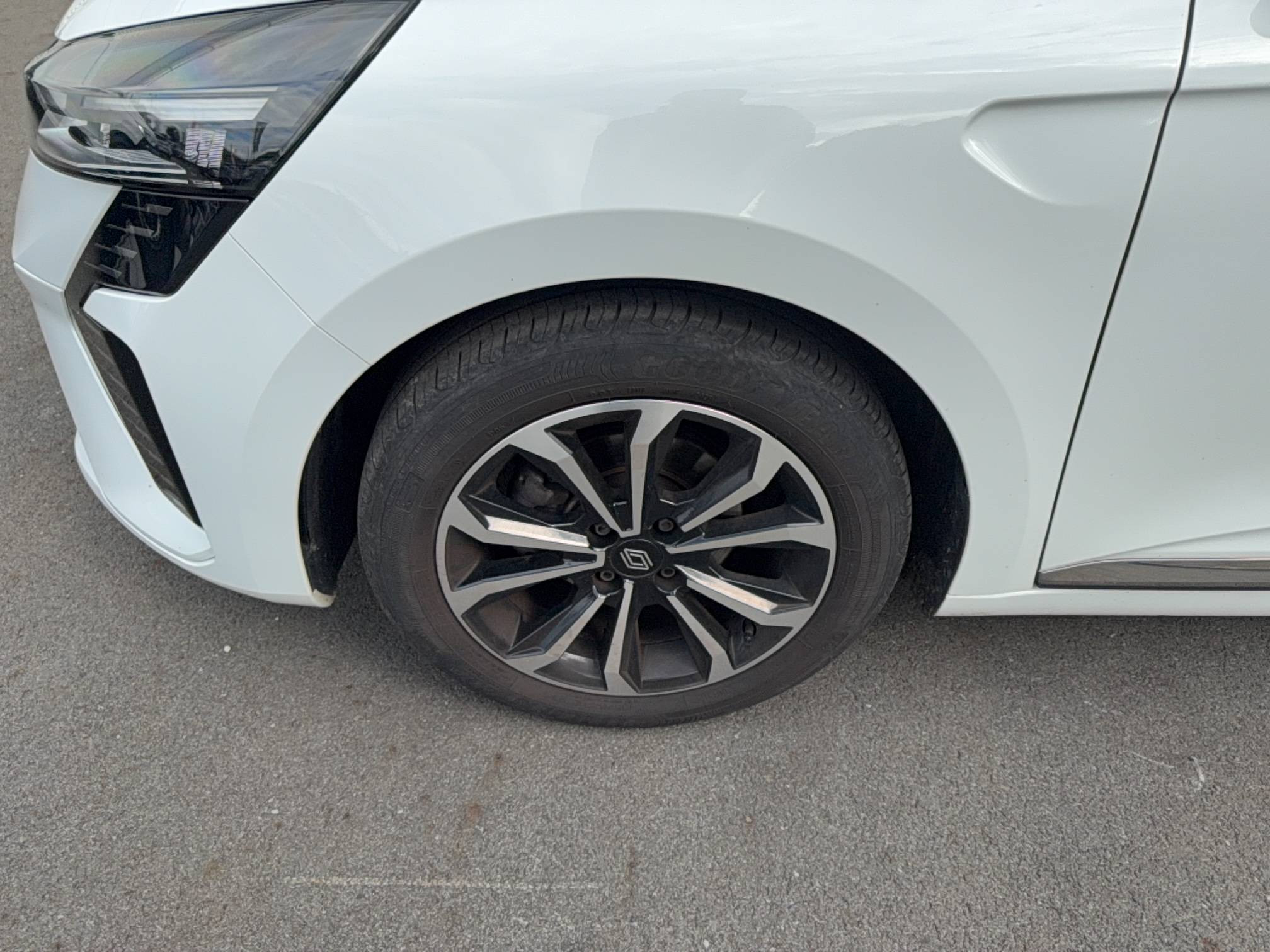 Vente en ligne Renault Clio 5 Clio TCe 90 au prix de 16 390 €