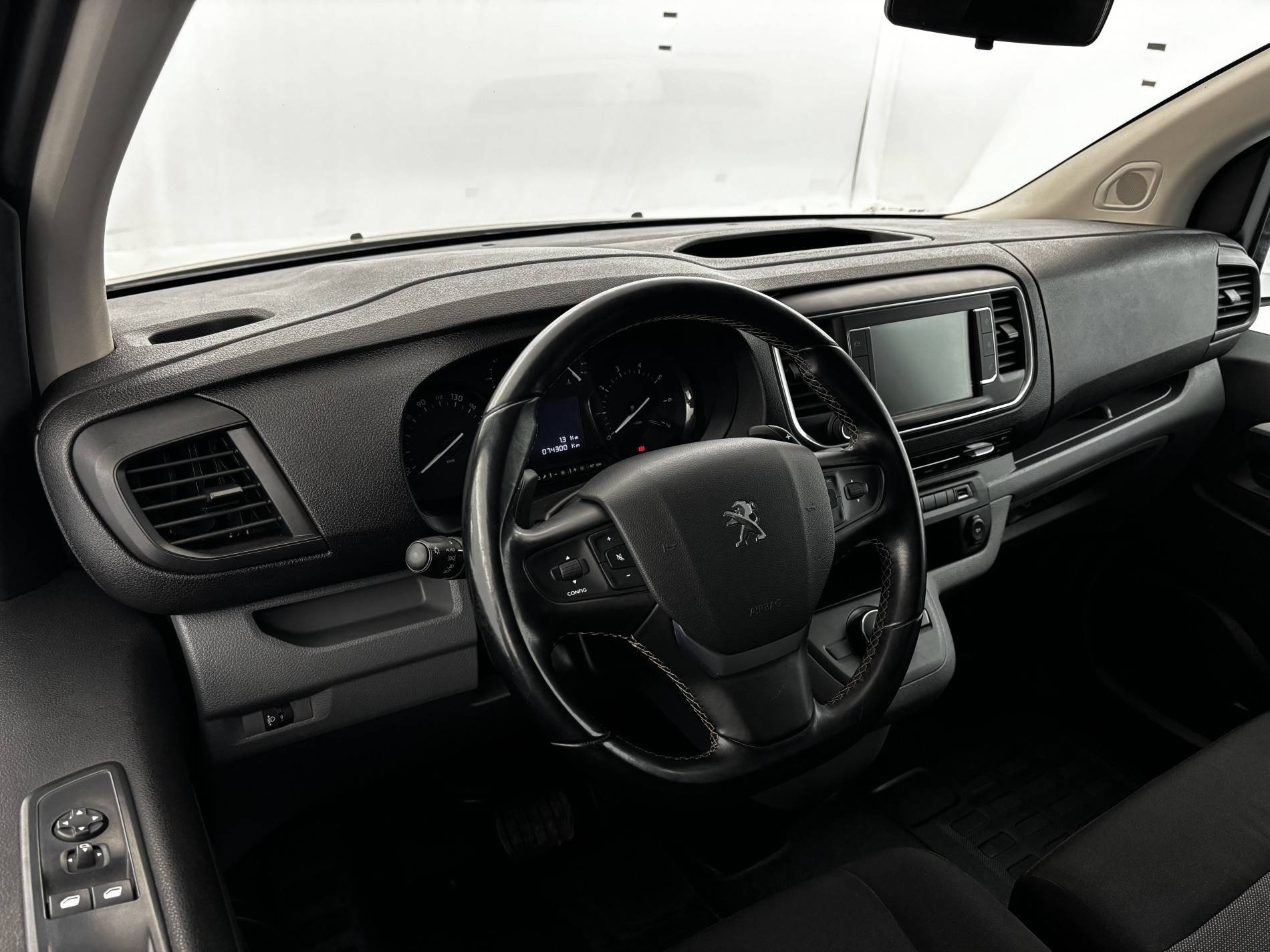 Vente en ligne Peugeot Expert Cabine Approfondie EXPERT CA STANDARD BLUEHDI 180 S&S EAT8 au prix de 28 990 €