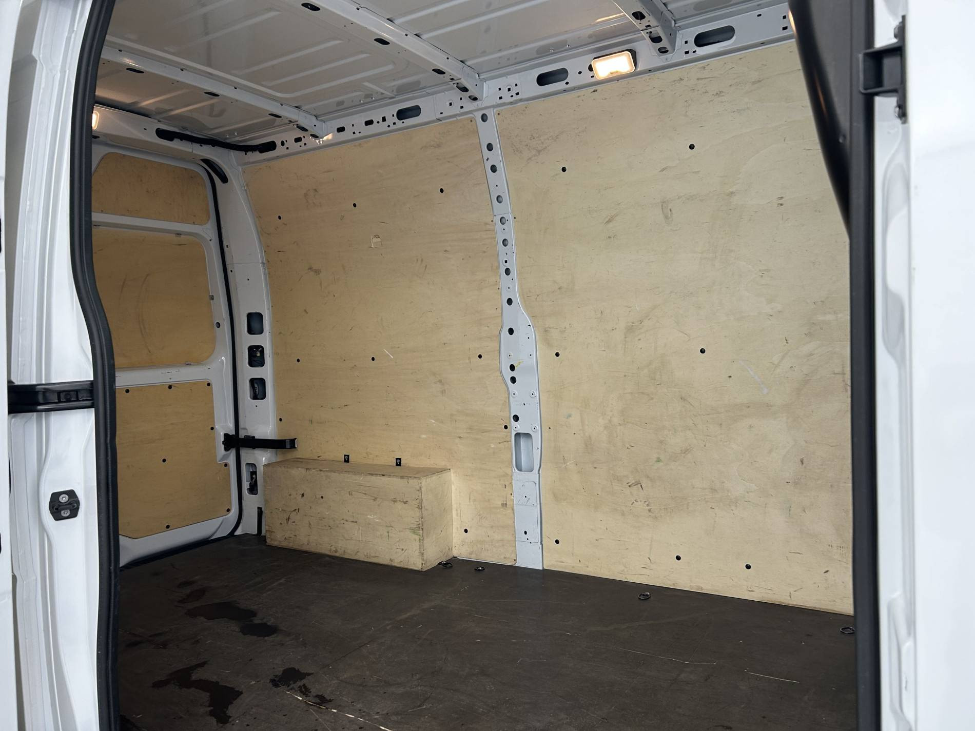 Vente en ligne Renault Master Fourgon MASTER FGN TRAC F3500 L2H2 BLUE DCI 135 au prix de 26 990 €