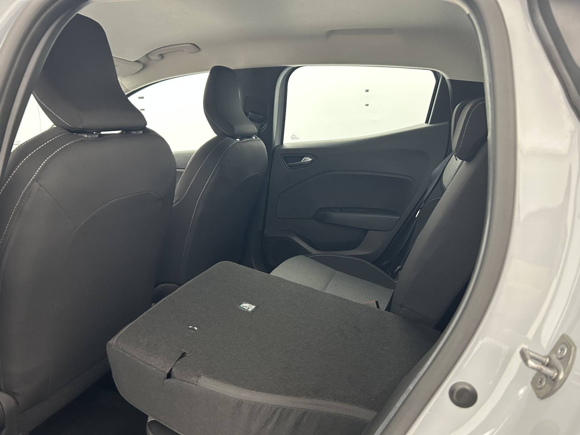 Vente en ligne Renault Clio 5 Clio TCe 90 au prix de 15 490 €