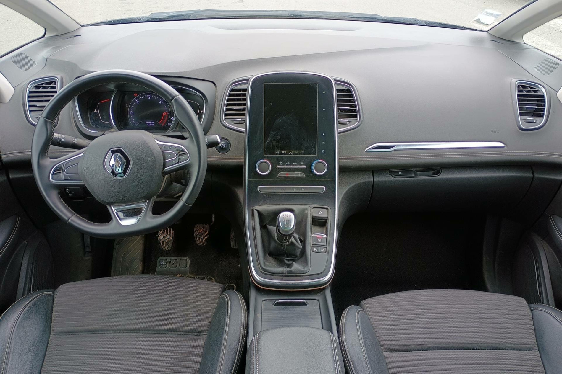 Vente en ligne Renault Scenic 4 Scenic Blue dCi 120 au prix de 16 390 €