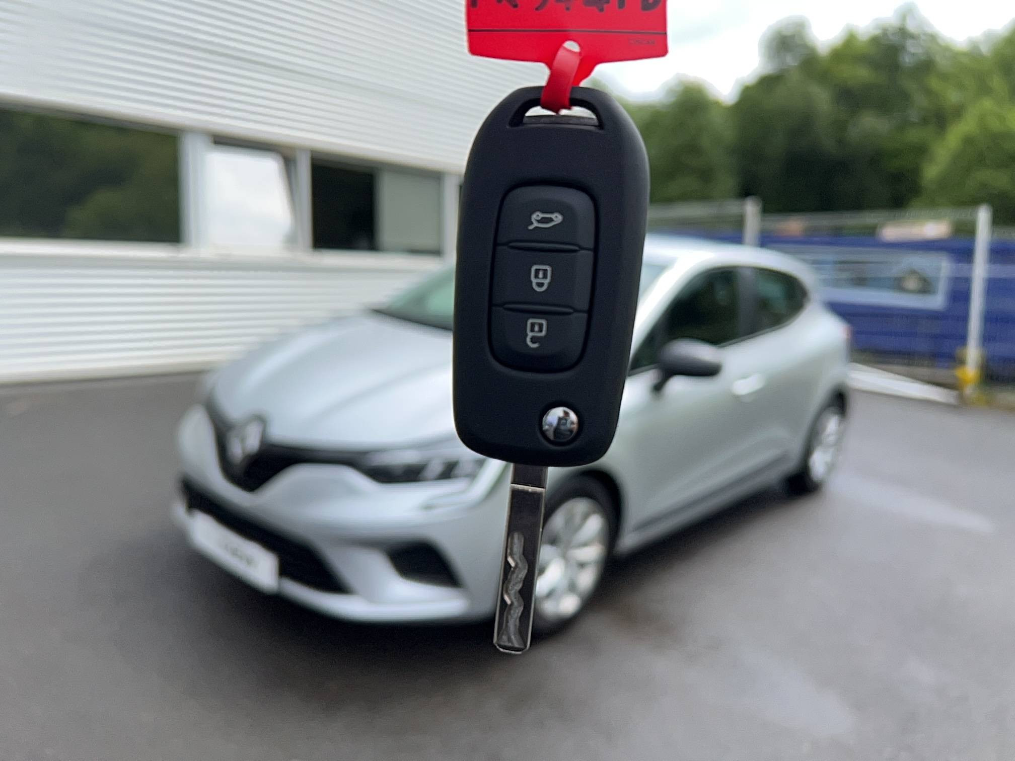 Vente en ligne Renault Clio 5 Clio SCe 65 au prix de 10 990 €