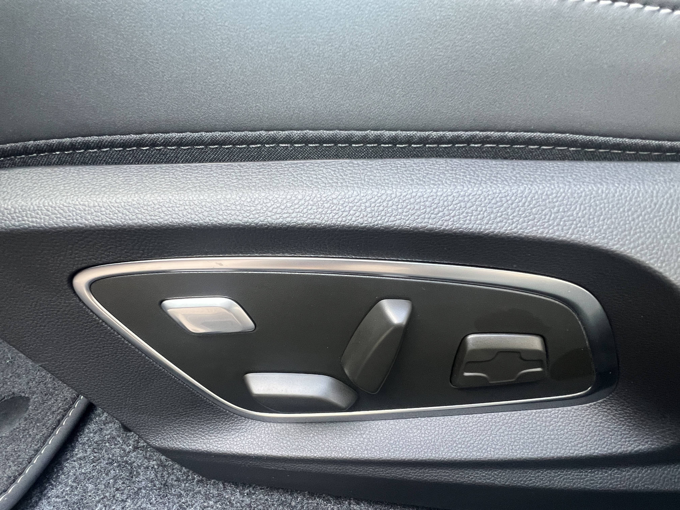 Vente en ligne Renault Scenic E-Tech Scenic E-Tech électrique 220 ch grande autonomie au prix de 50 490 €