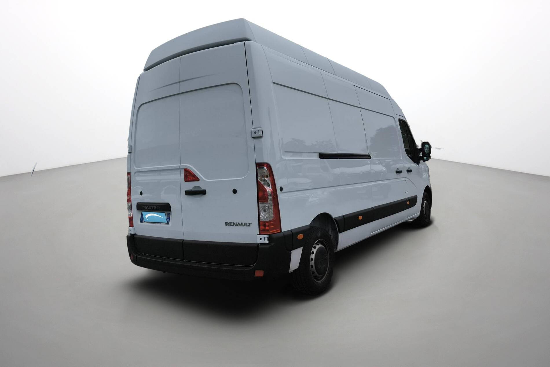 Vente en ligne Renault Master Fourgon MASTER FGN TRAC F3500 L3H3 BLUE DCI 135 au prix de 29 790 €