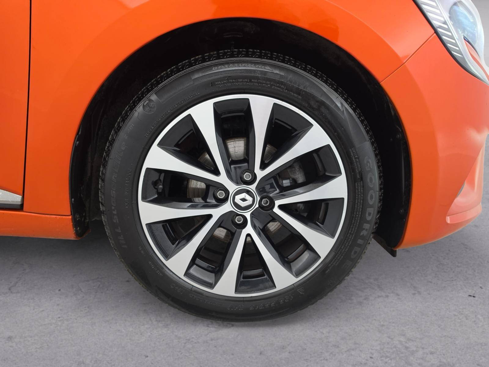 Vente en ligne Renault Clio 5 Clio TCe 90 au prix de 15 290 €