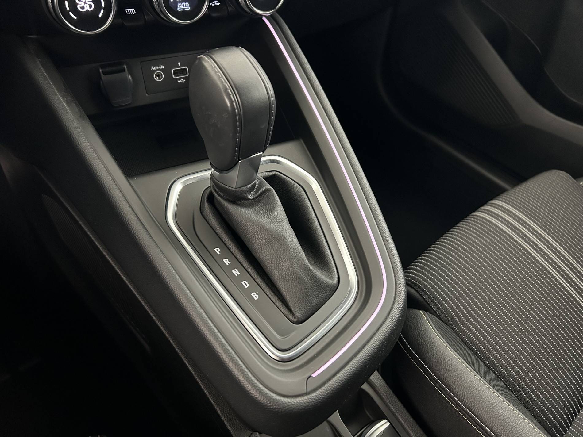 Vente en ligne Renault Clio 5 Clio E-Tech hybride 145 au prix de 19 609 €