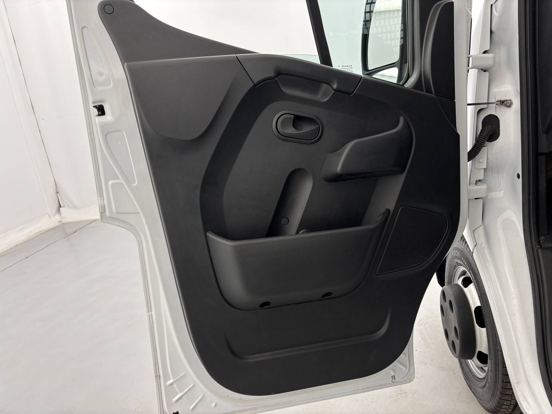 Vente en ligne Renault Master 3 Châssis Cabine MASTER CC PROP RJ3500 L2 PAFC BLUE DCI 130 EURO VI au prix de 32 000 €
