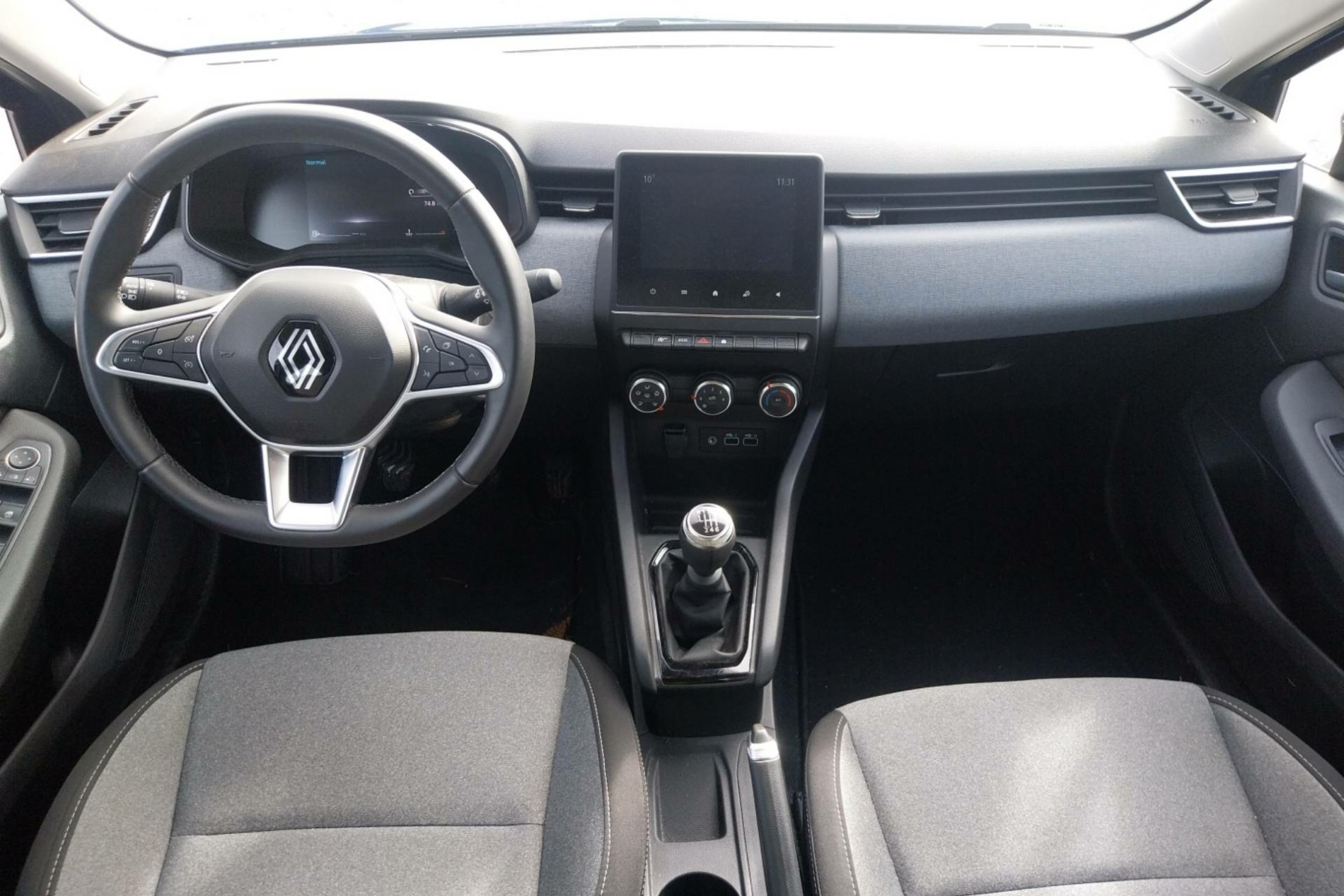 Vente en ligne Renault Clio 5 Clio TCe 90 au prix de 15 490 €