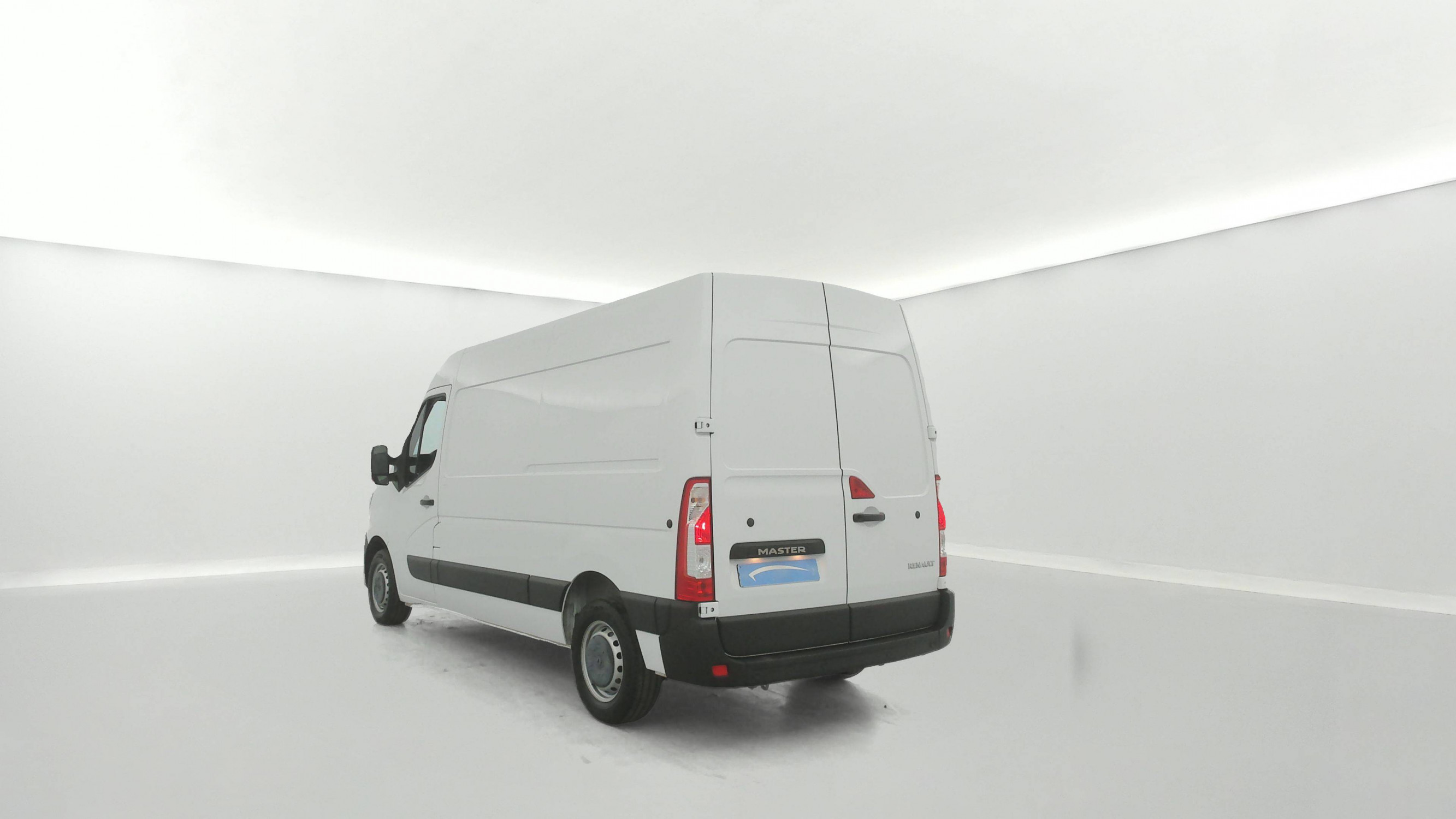 Vente en ligne Renault Master Fourgon MASTER FGN TRAC F3500 L2H2 BLUE DCI 135 au prix de 24 990 €