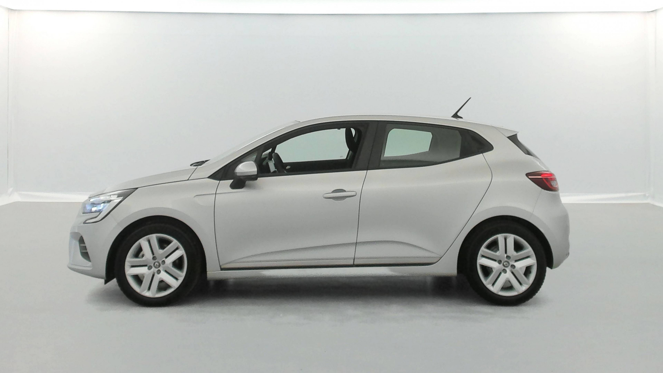 Vente en ligne Renault Clio 5 Clio E-Tech 140 - 21N au prix de 14 490 €