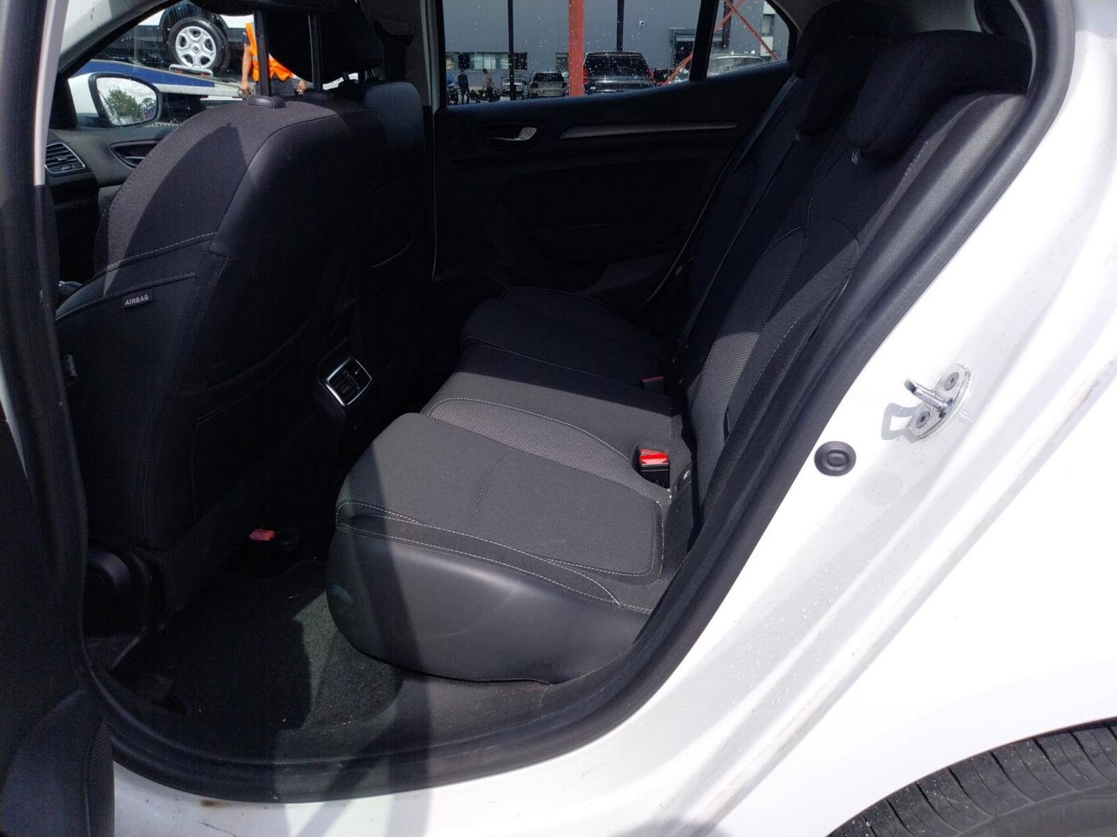 Vente en ligne Renault Megane 4  Blue dCi 115 au prix de 13 490 €