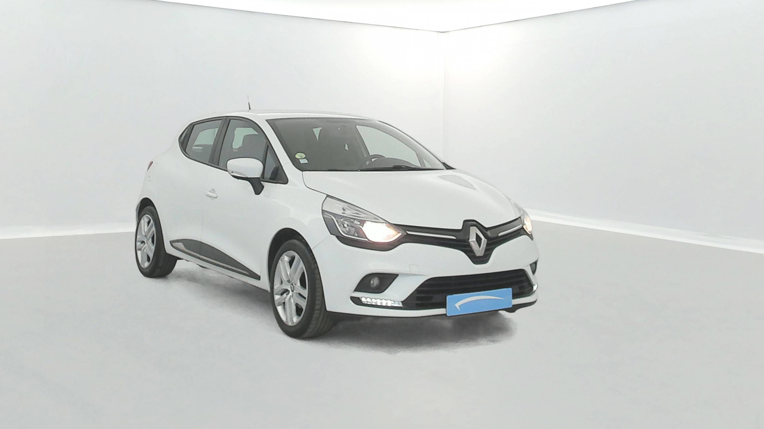 Vente en ligne Renault Clio 4 Clio dCi 75 E6C au prix de 10 890 €