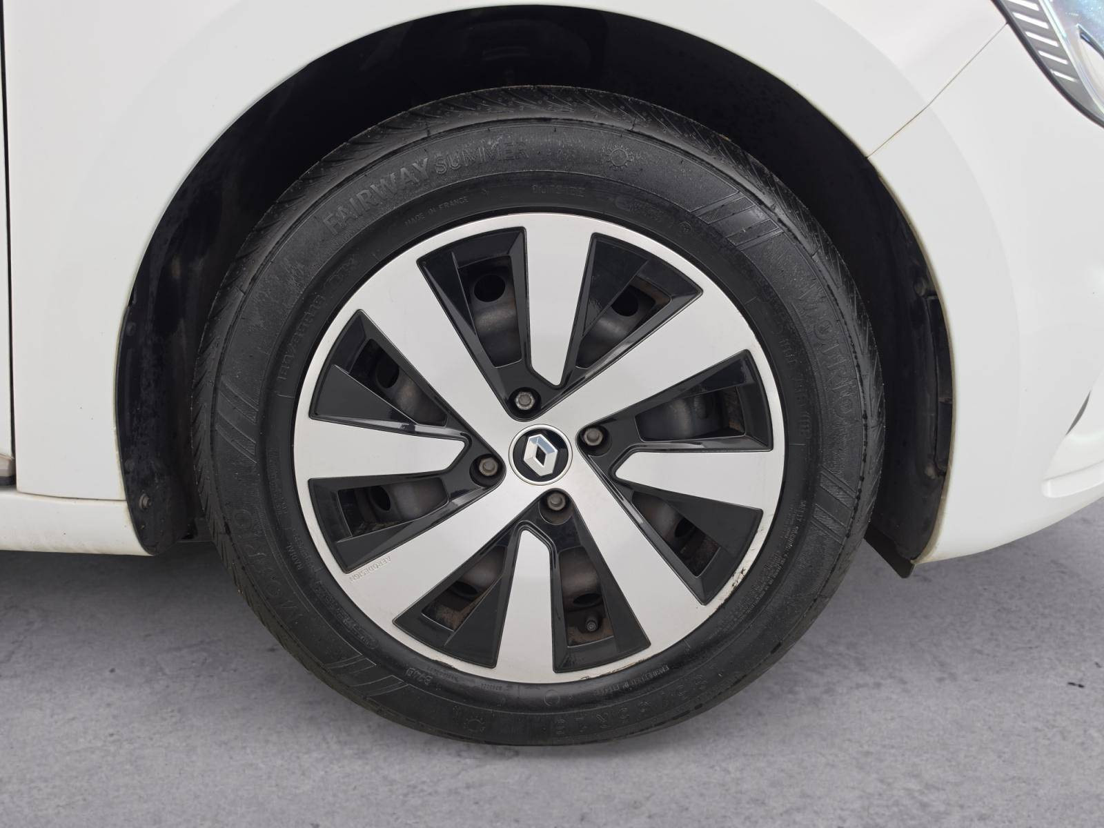 Vente en ligne Renault Clio 5 Clio TCe 90 au prix de 13 800 €