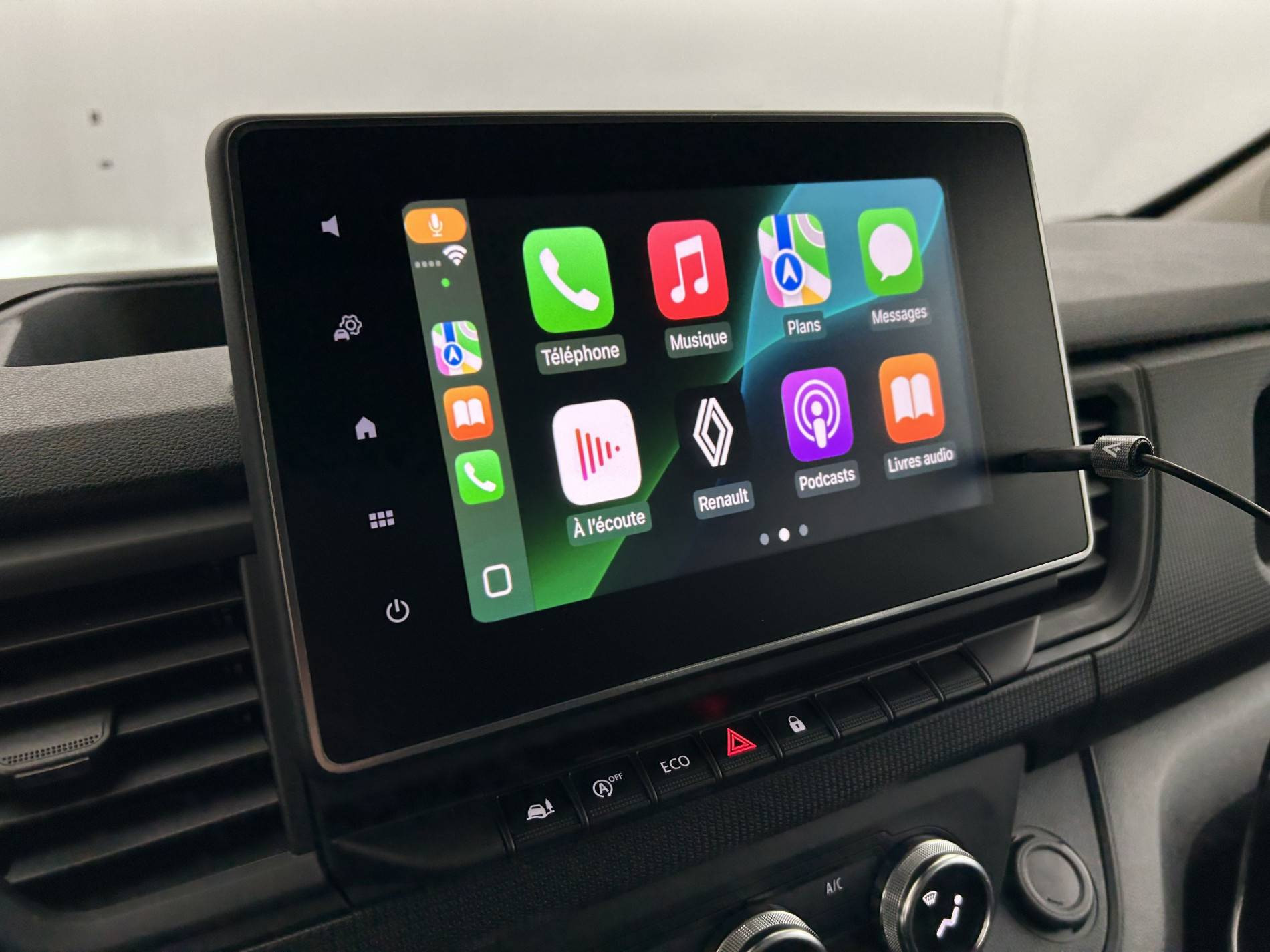 Vente en ligne Renault Trafic Cabine Approfondie  Boite Automatique BLUE DCI 150 L2H1 3T AUTO au prix de 36 490 €