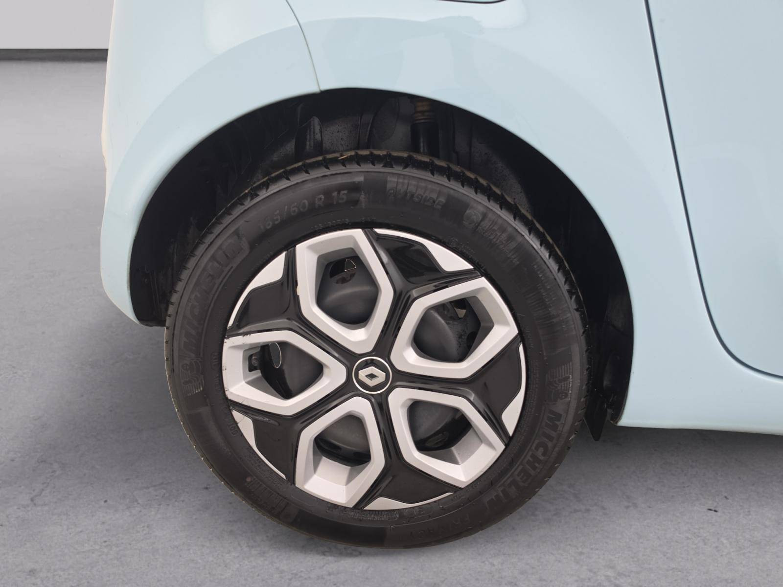 Vente en ligne Renault Twingo Electrique Twingo III E-Tech au prix de 12 990 €