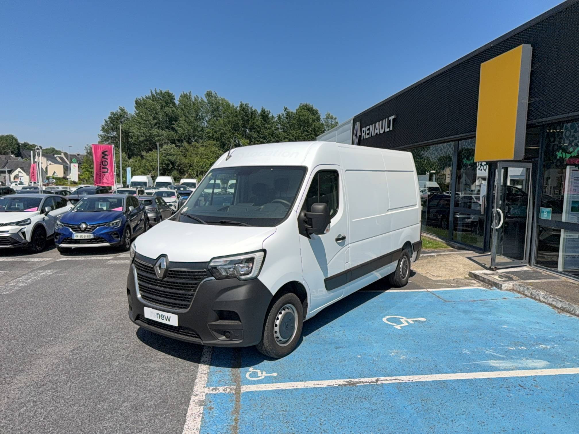Renault Master Fourgon MASTER FGN TRAC F3500 L2H2 BLUE DCI 135 occasion de 2024 en vente à Auray