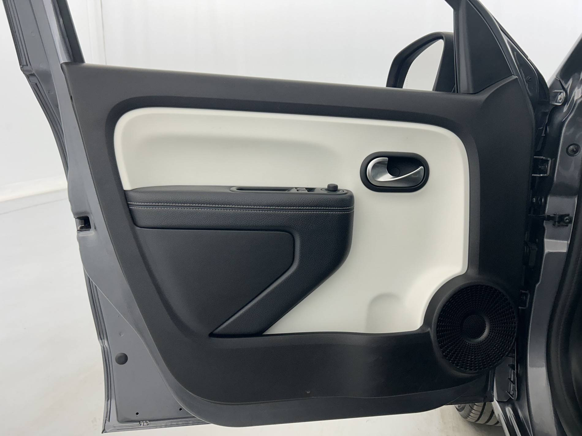 Vente en ligne Renault Twingo 3  TCe 95 au prix de 11 790 €