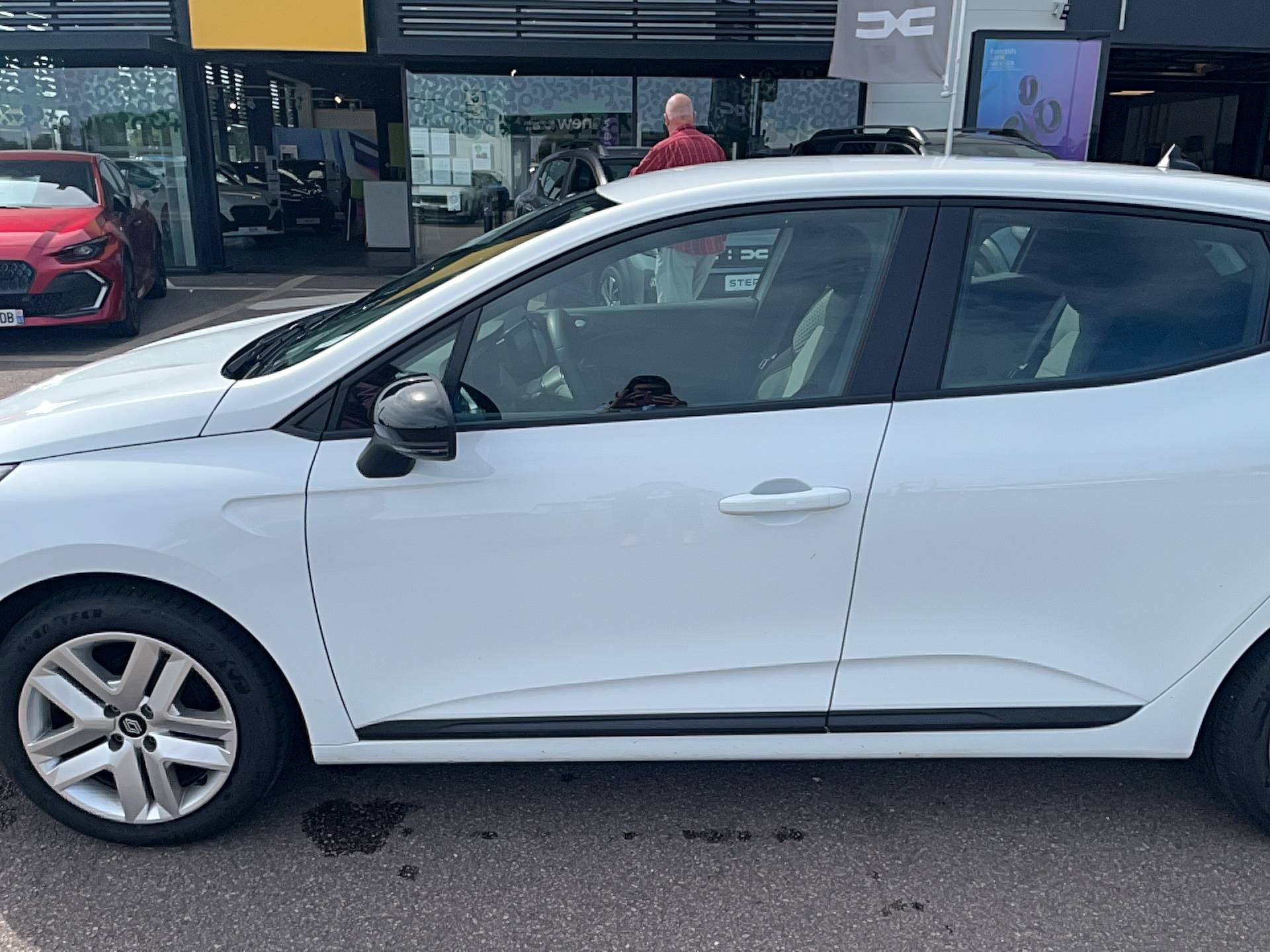 Vente en ligne Renault Clio 5 Clio TCe 90 au prix de 15 790 €