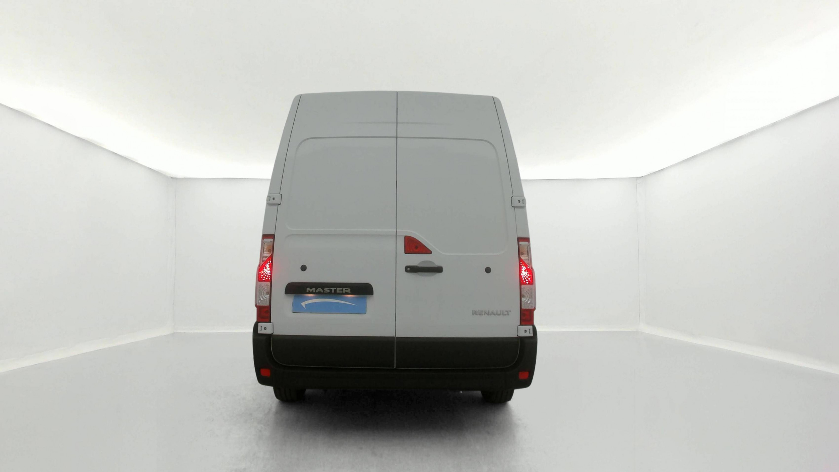 Vente en ligne Renault Master Fourgon MASTER FGN TRAC F3500 L2H2 BLUE DCI 135 au prix de 24 990 €