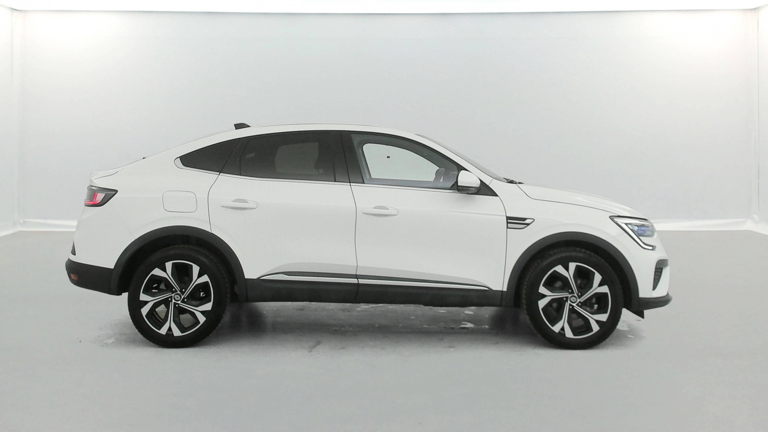Vente en ligne Renault Arkana  E-Tech 145 - 23 au prix de 19 990 €
