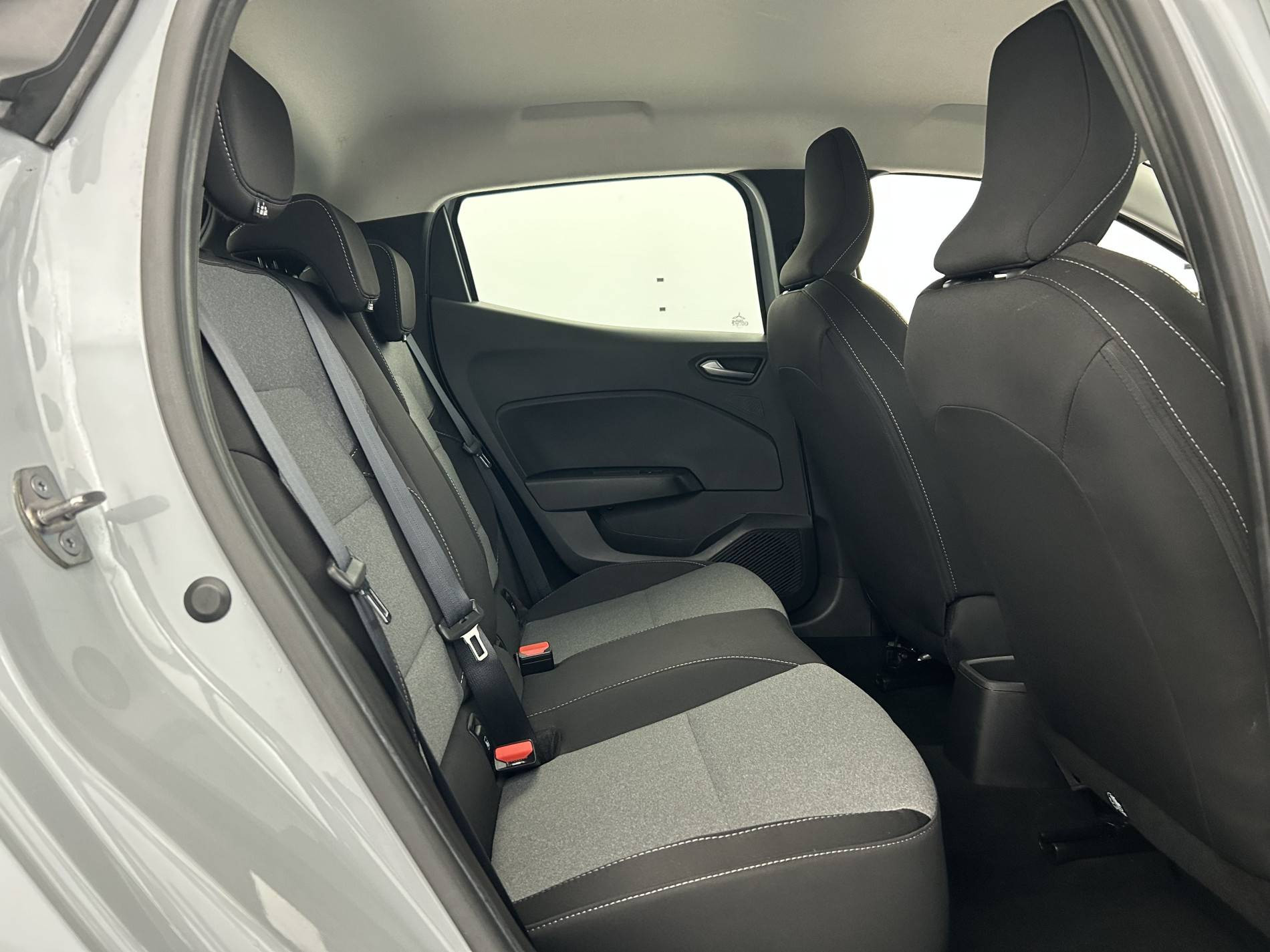 Vente en ligne Renault Clio 5 Clio TCe 90 au prix de 15 790 €