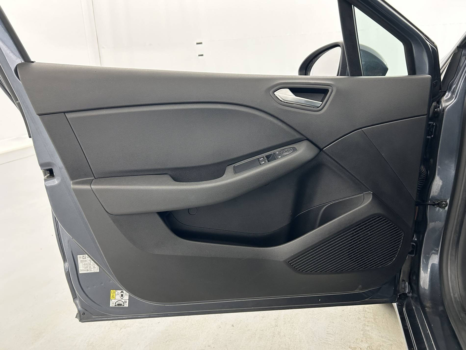 Vente en ligne Renault Clio 5 Clio E-Tech 140 - 21N au prix de 14 970 €