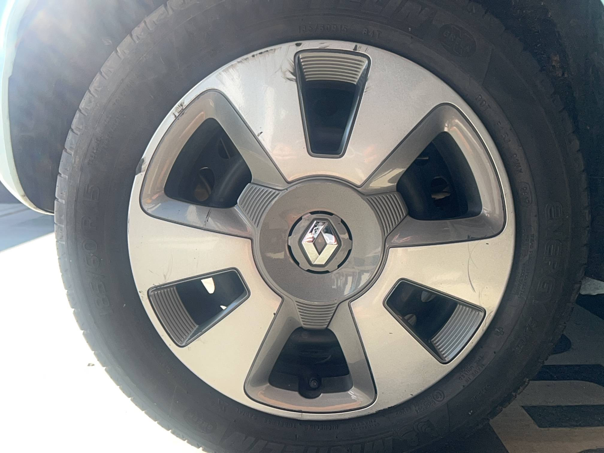 Vente en ligne Renault Twingo 3  1.0 SCe 70 au prix de 12 991 €