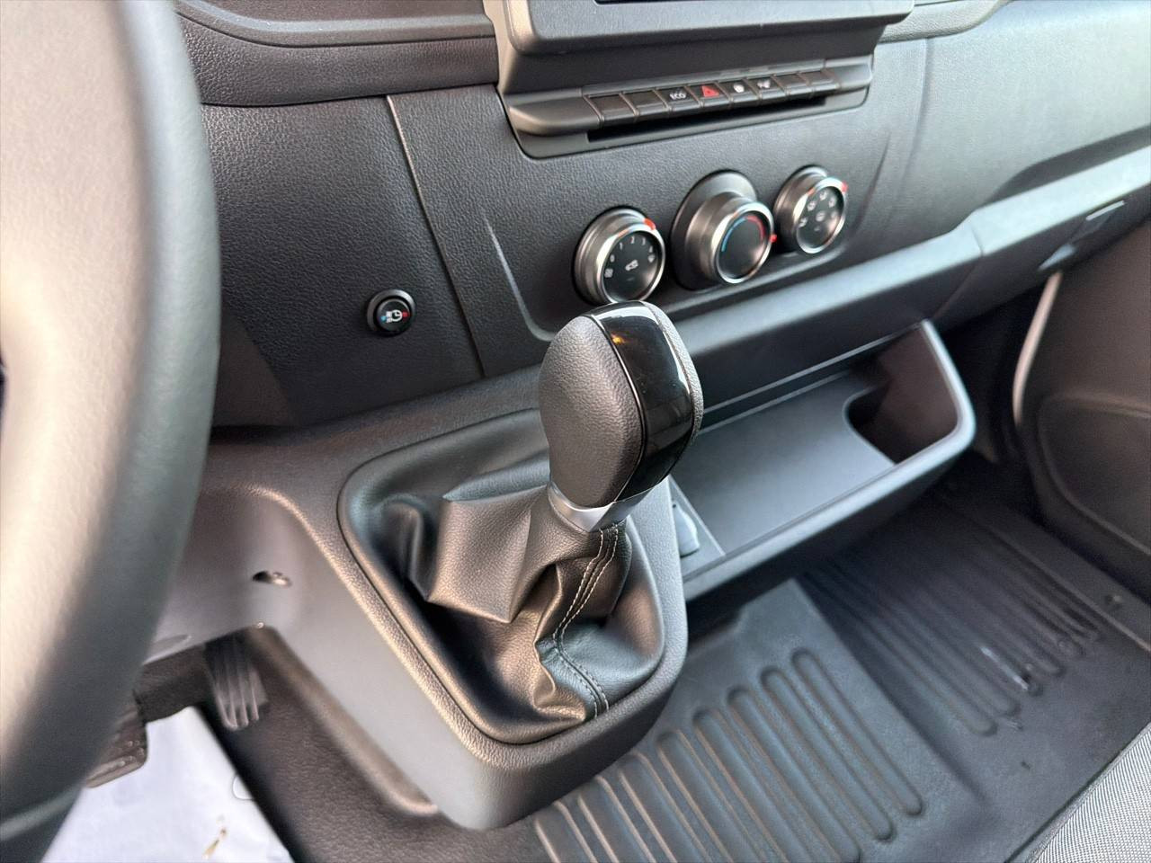 Vente en ligne Renault Master E-Tech MASTER ELECTRIQUE FGN L2H2 F3500 EV52 au prix de 27 990 €