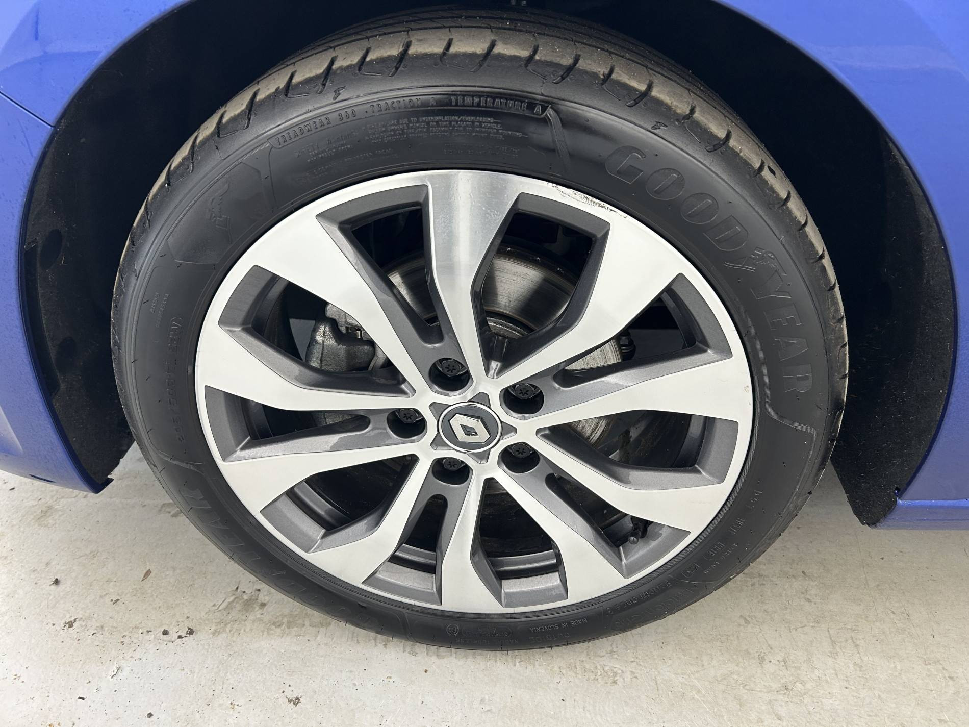 Vente en ligne Renault Megane 4  Blue dCi 115 EDC au prix de 20 990 €