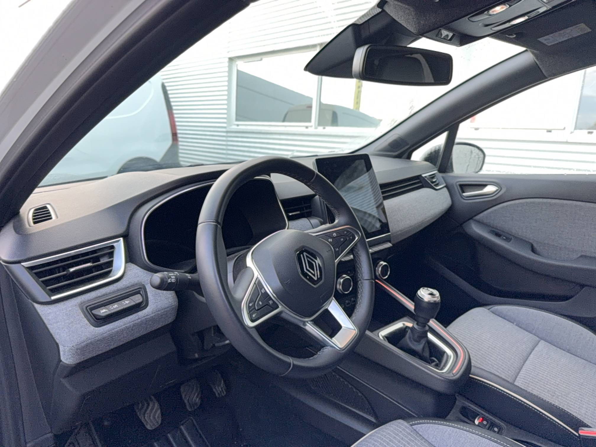 Vente en ligne Renault Clio 5 Clio TCe 90 au prix de 15 990 €