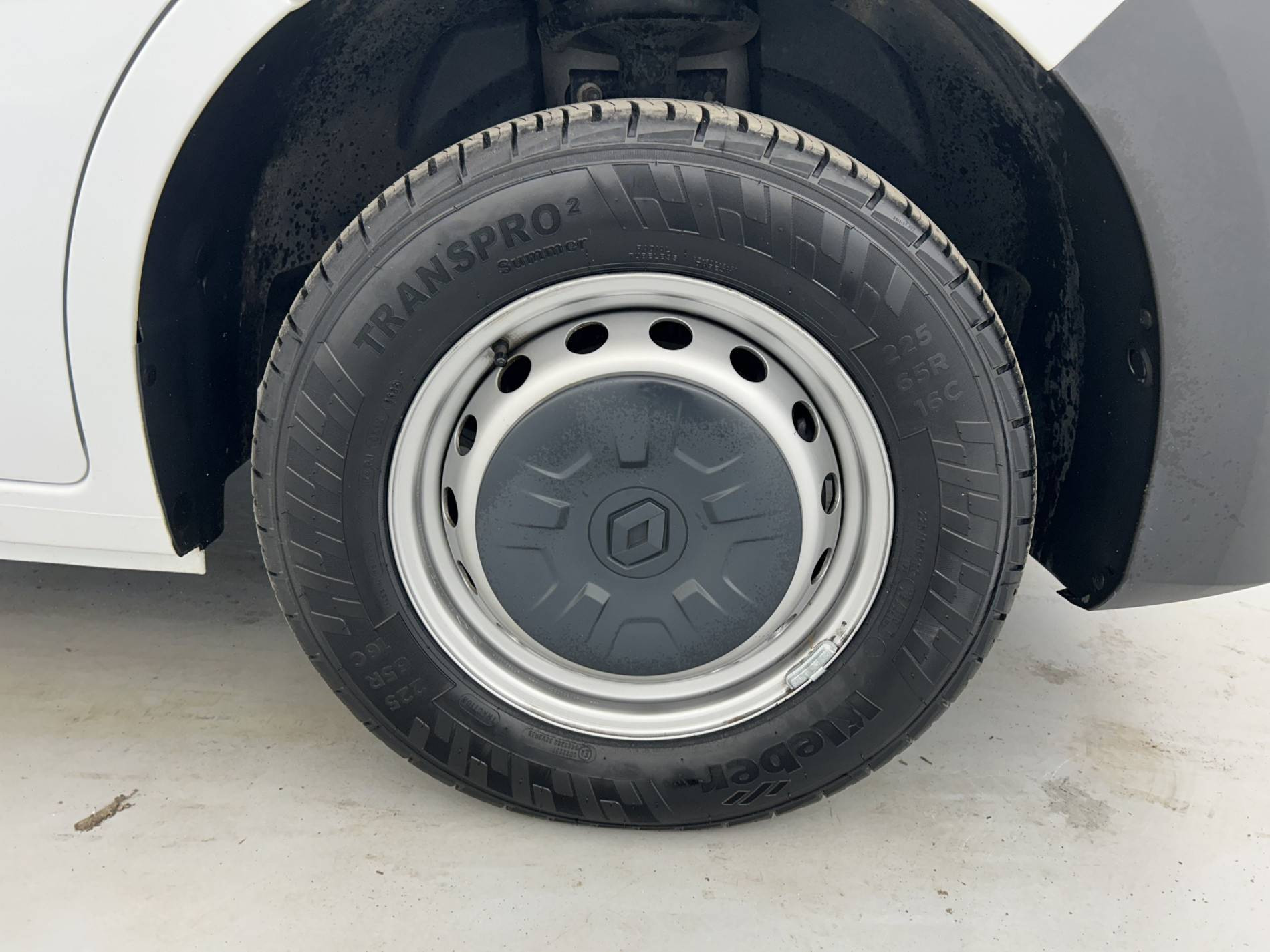 Vente en ligne Renault Master Fourgon MASTER FGN TRAC F3500 L2H2 BLUE DCI 135 au prix de 24 490 €