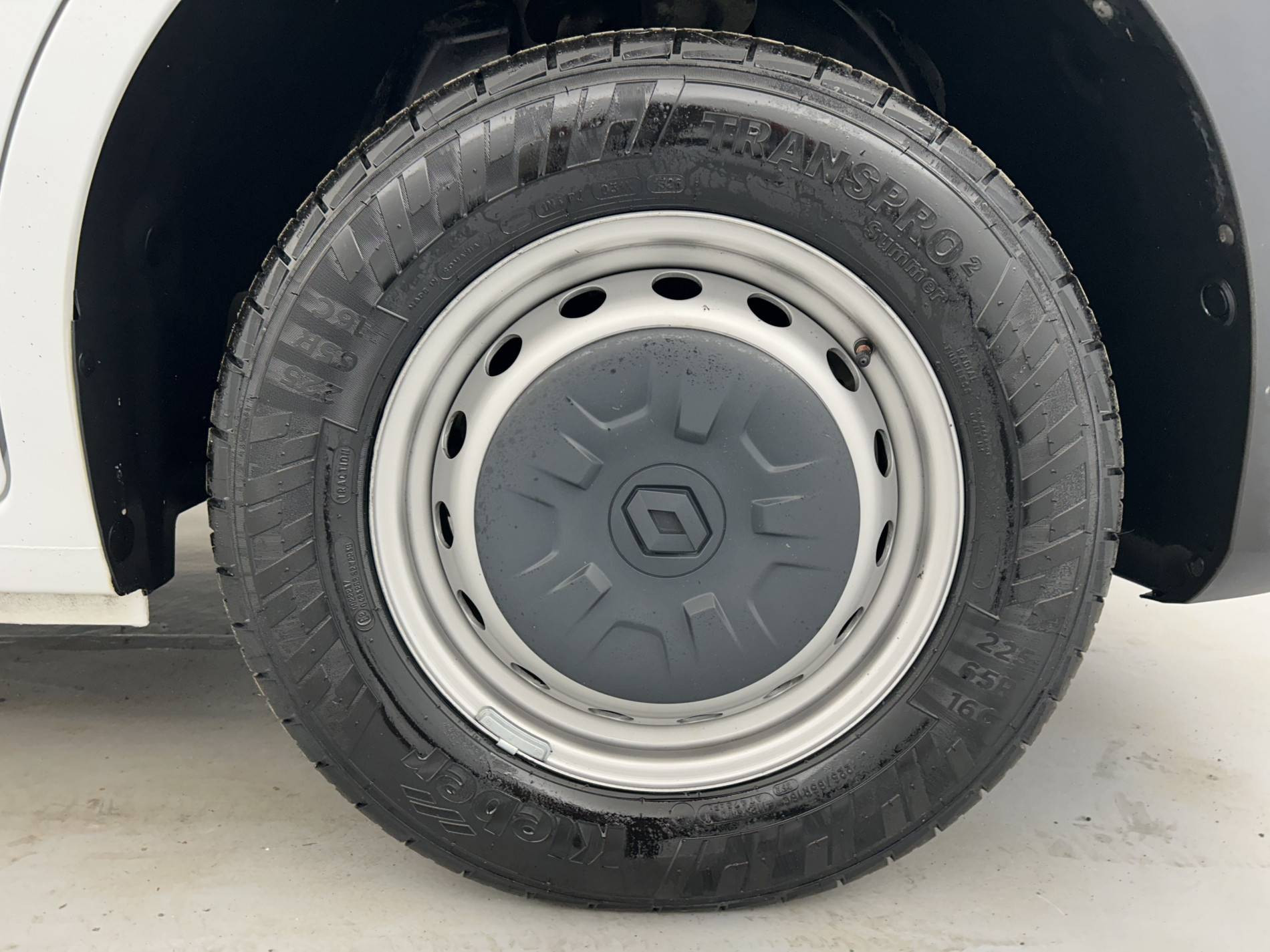 Vente en ligne Renault Master Fourgon MASTER FGN TRAC F3500 L2H2 BLUE DCI 135 au prix de 24 990 €