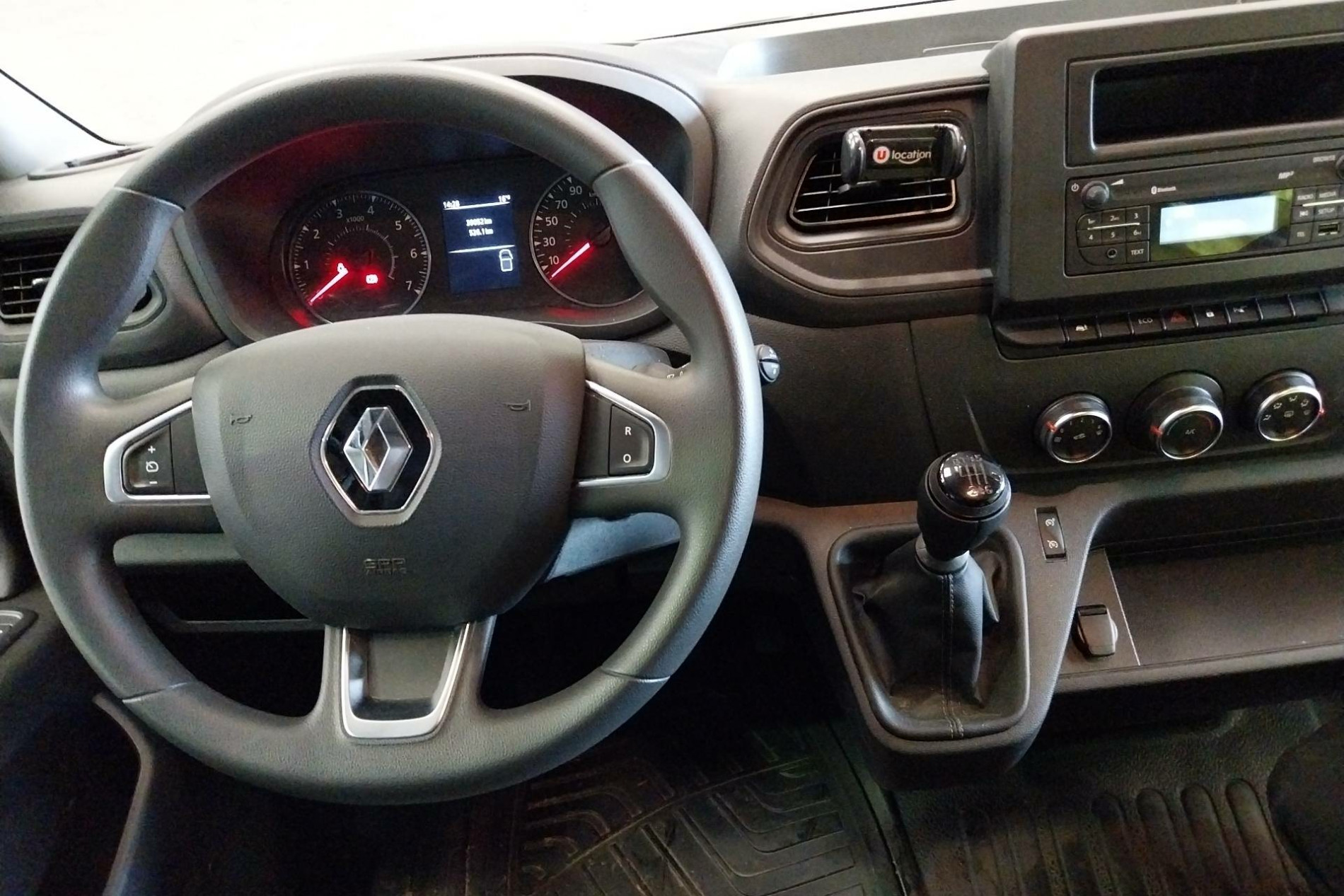 Vente en ligne Renault Master Fourgon MASTER FGN TRAC F3500 L3H3 BLUE DCI 135 au prix de 28 990 €