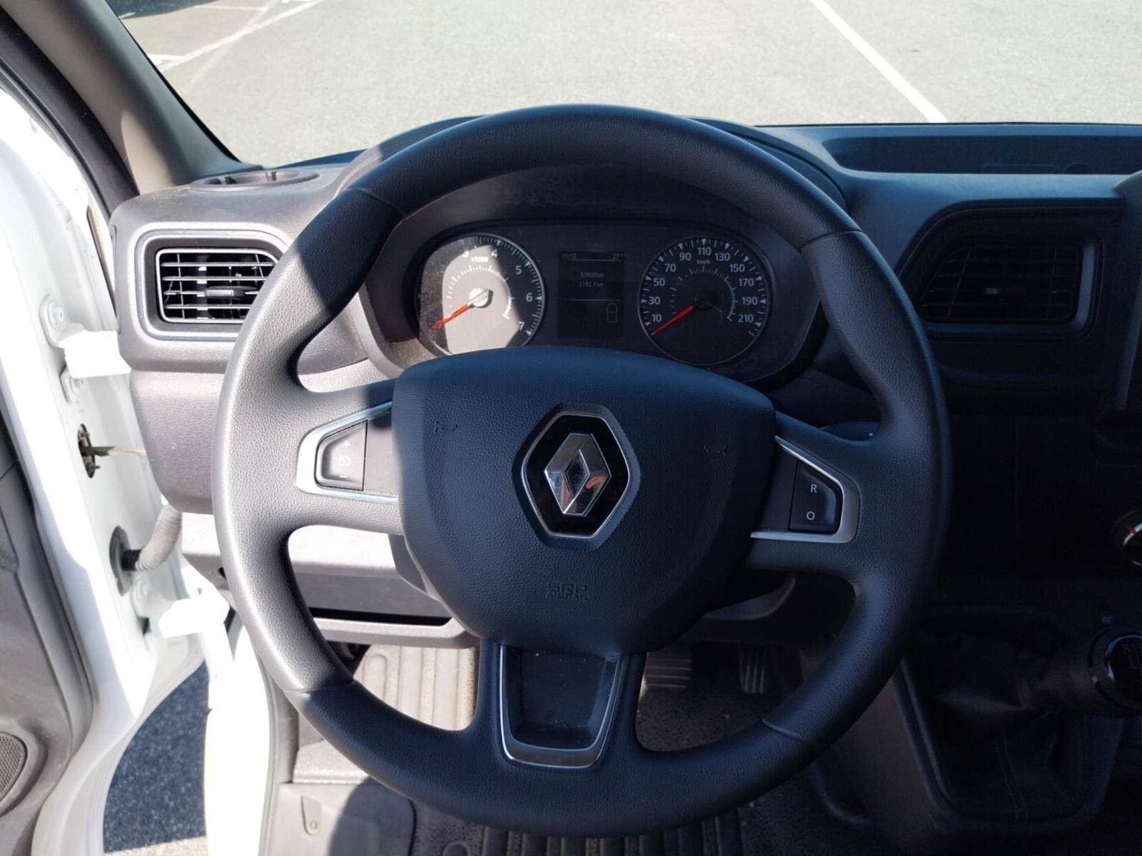 Vente en ligne Renault Master Fourgon MASTER FGN TRAC F3500 L2H2 BLUE DCI 135 au prix de 25 990 €