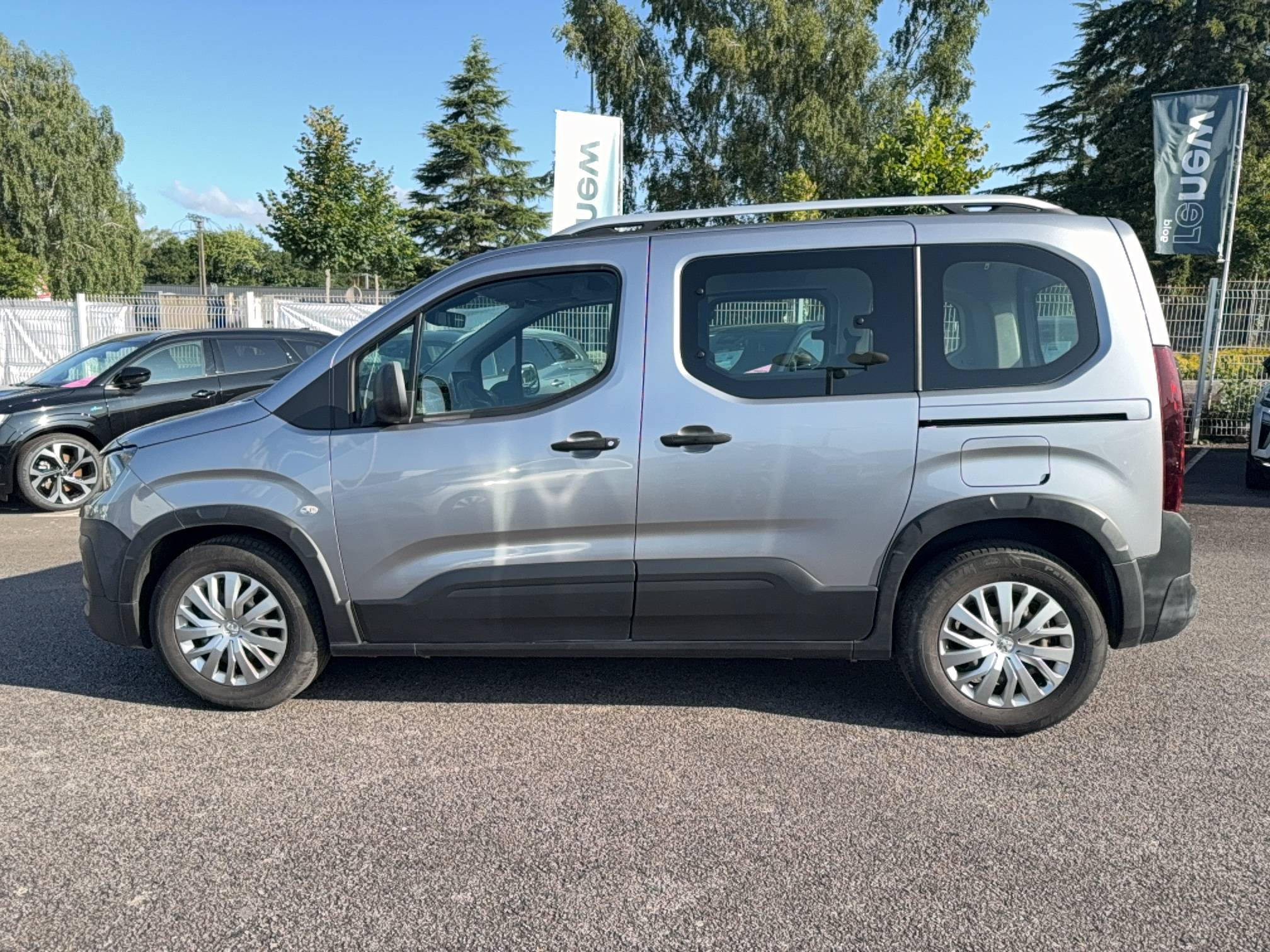 Vente en ligne Peugeot Rifter  Standard BlueHDi 100 BVM5 au prix de 15 490 €