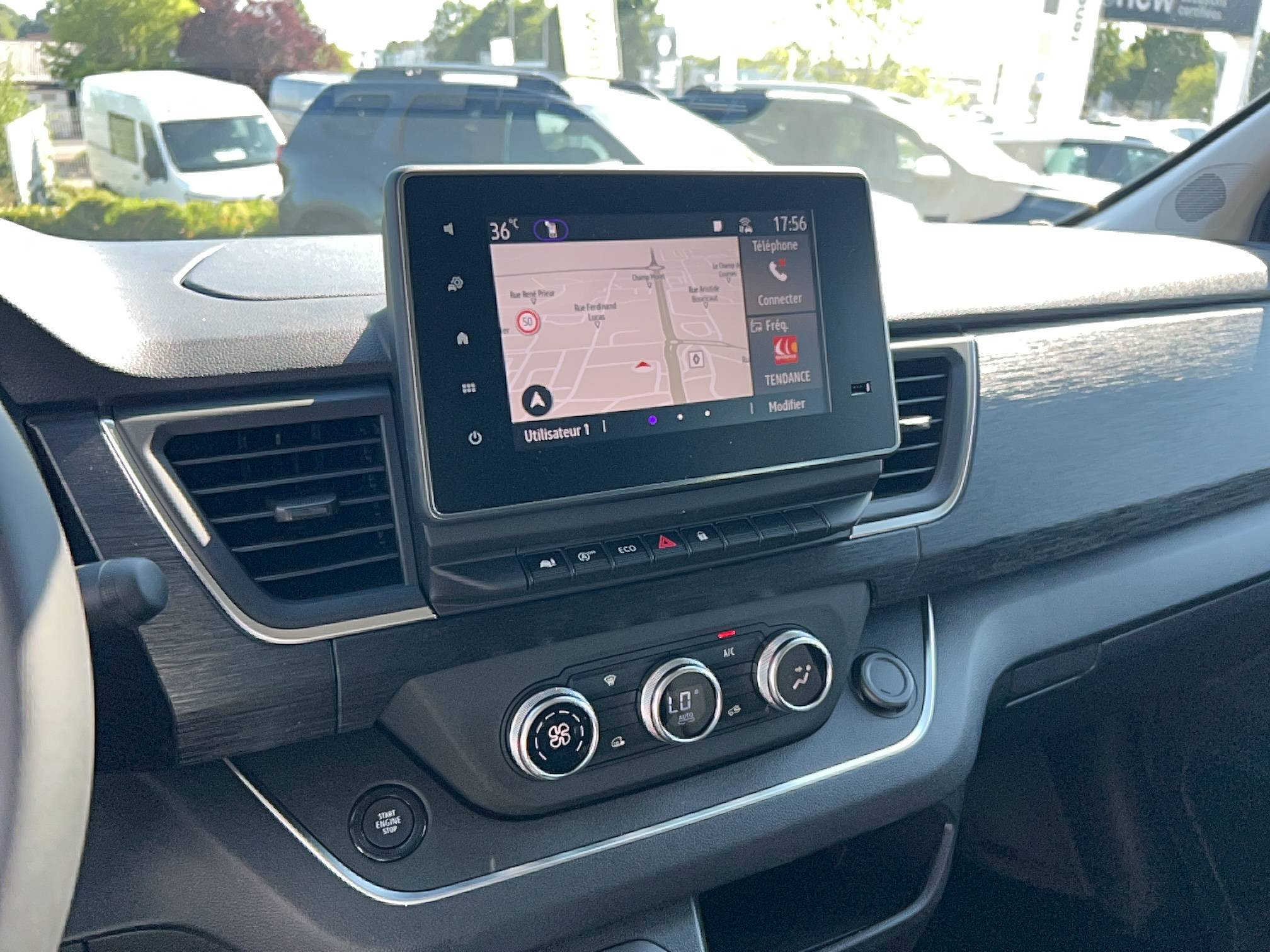 Vente en ligne Renault Trafic Cabine Approfondie TRAFIC CA BLUE DCI 170 L2H1 3T AUTO au prix de 42 980 €