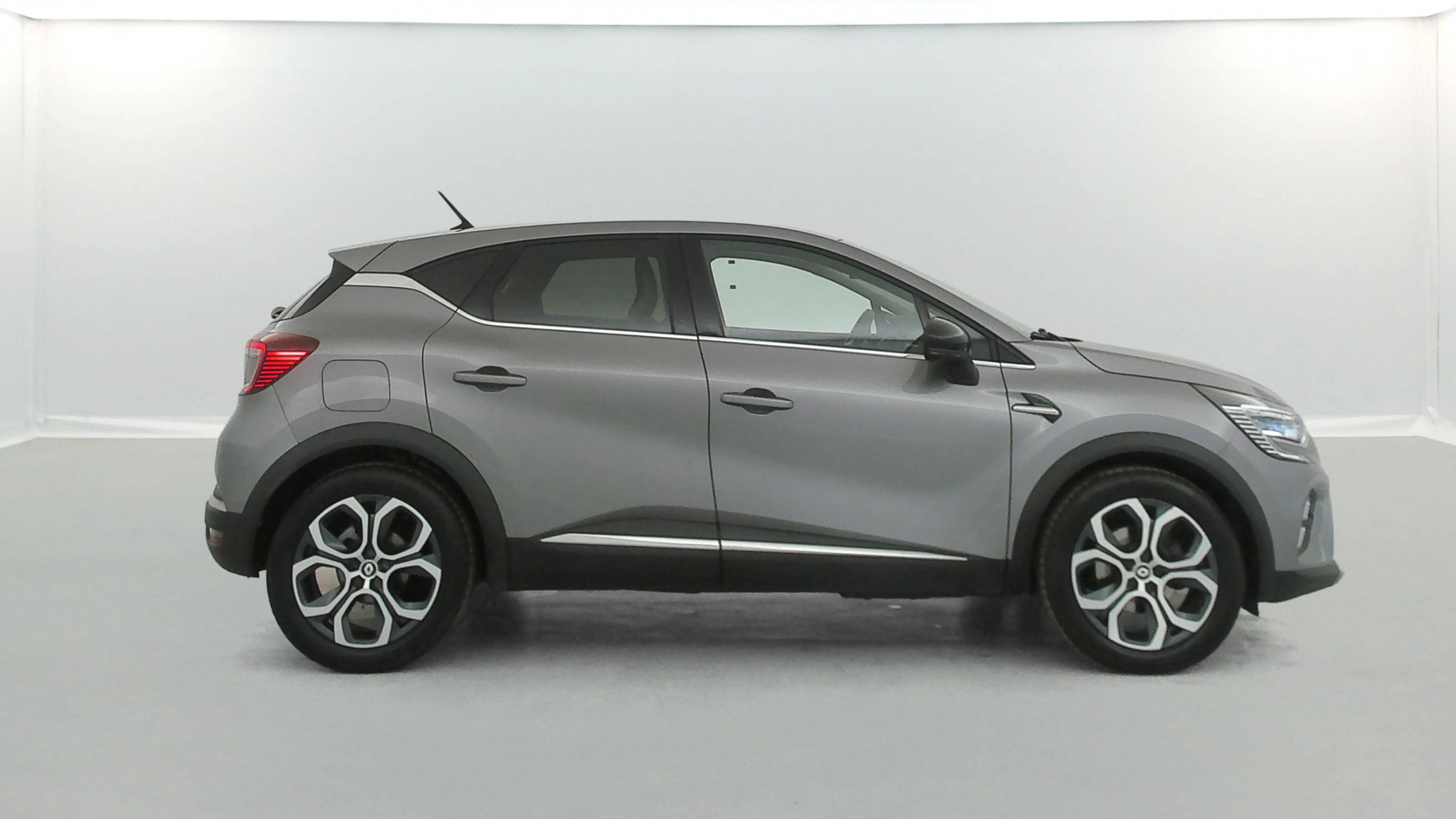 Vente en ligne Renault Captur  E-Tech 145 - 21 au prix de 19 480 €