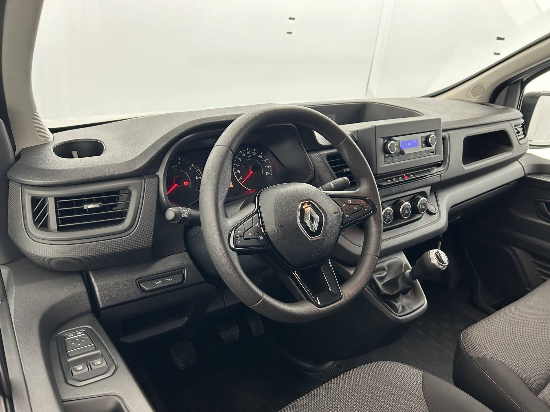 Vente en ligne Renault Trafic 3 Fourgon TRAFIC FG BLUE DCI 130 L1H1 3T GSR2 au prix de 23 999 €