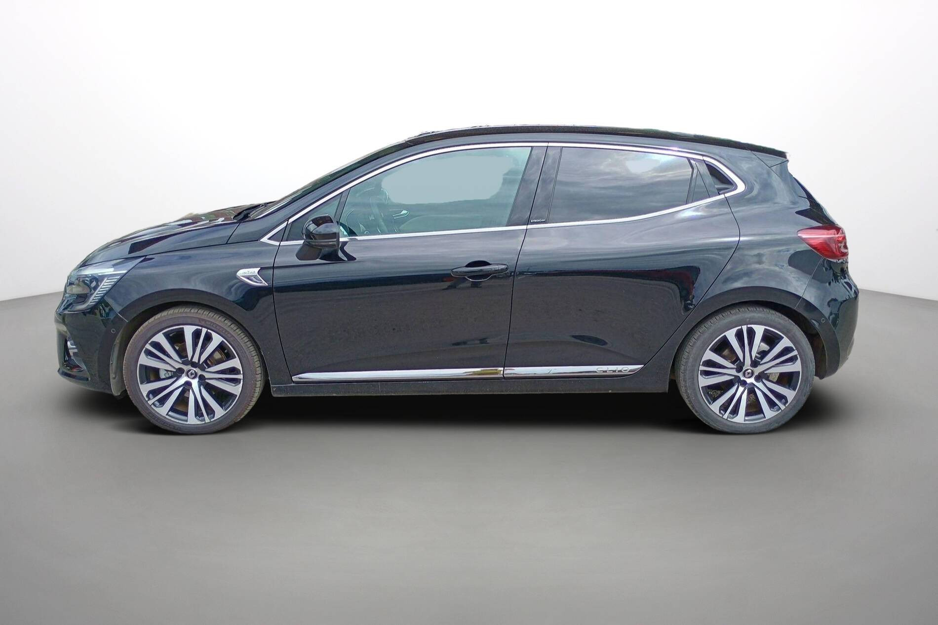 Vente en ligne Renault Clio 5 Clio E-Tech 140 - 21N au prix de 18 990 €